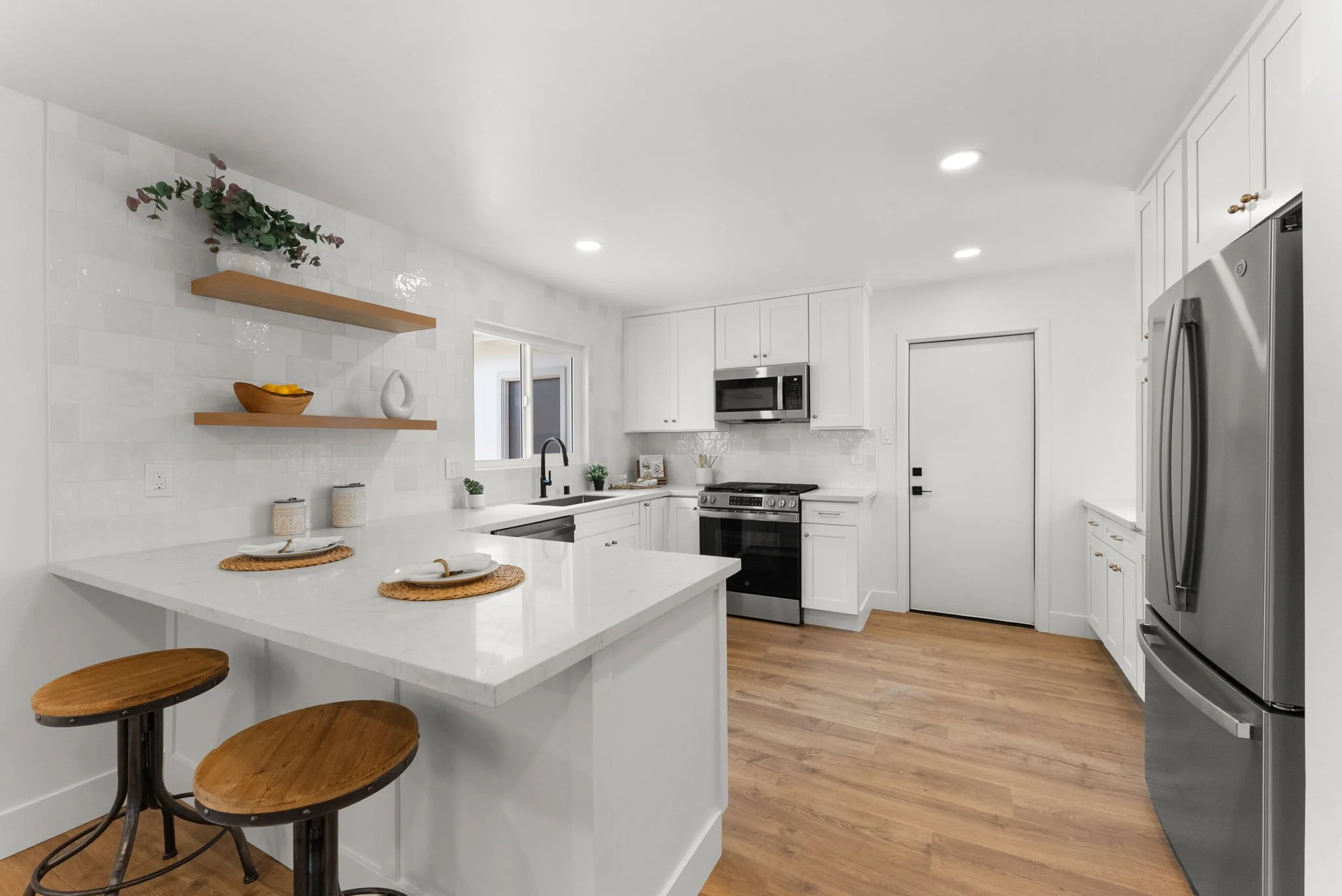 2665 Luna Ave - MLS Res (25).jpg