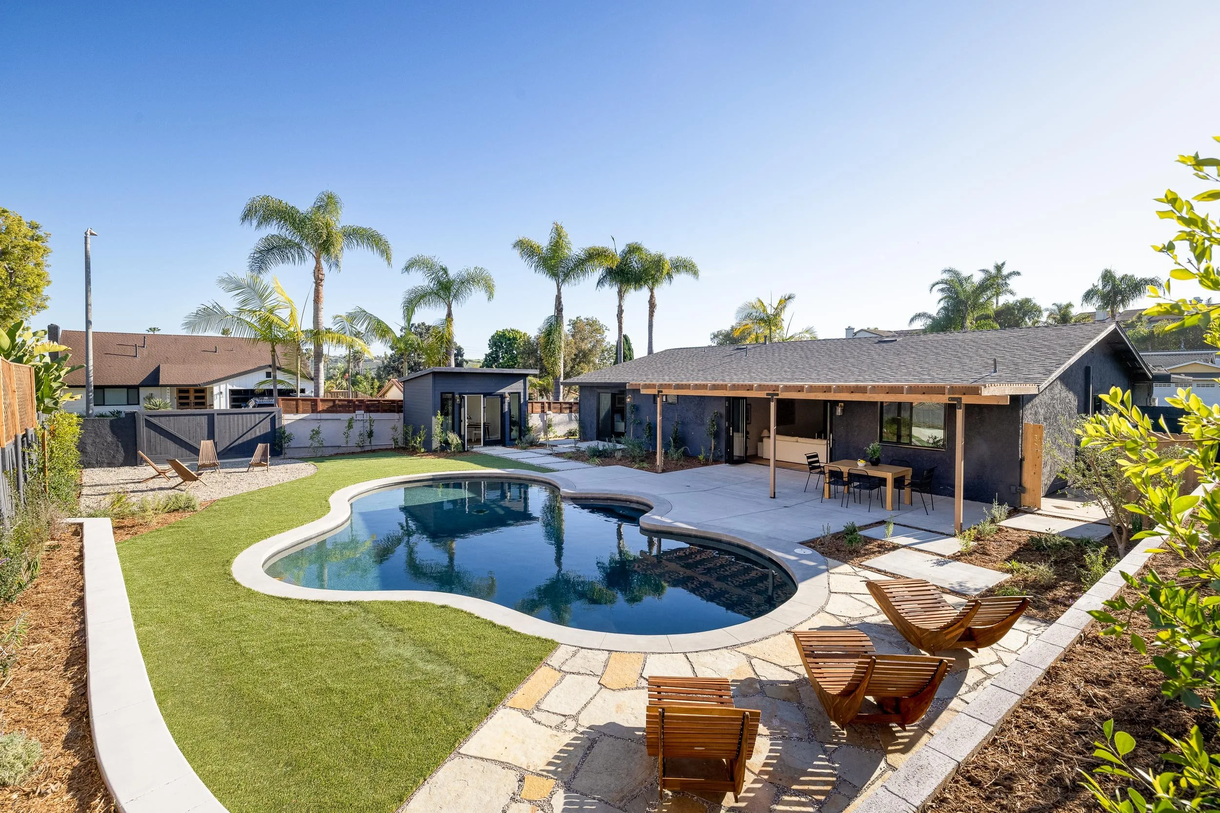 1860 Valencia Ave - WEB + MED RES-29.jpg