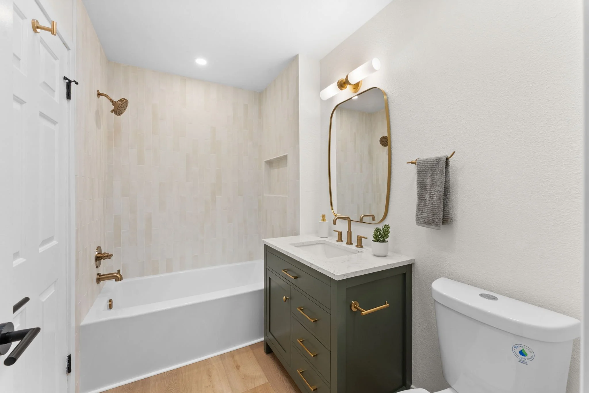 4676 Barcelona Way (23).jpg