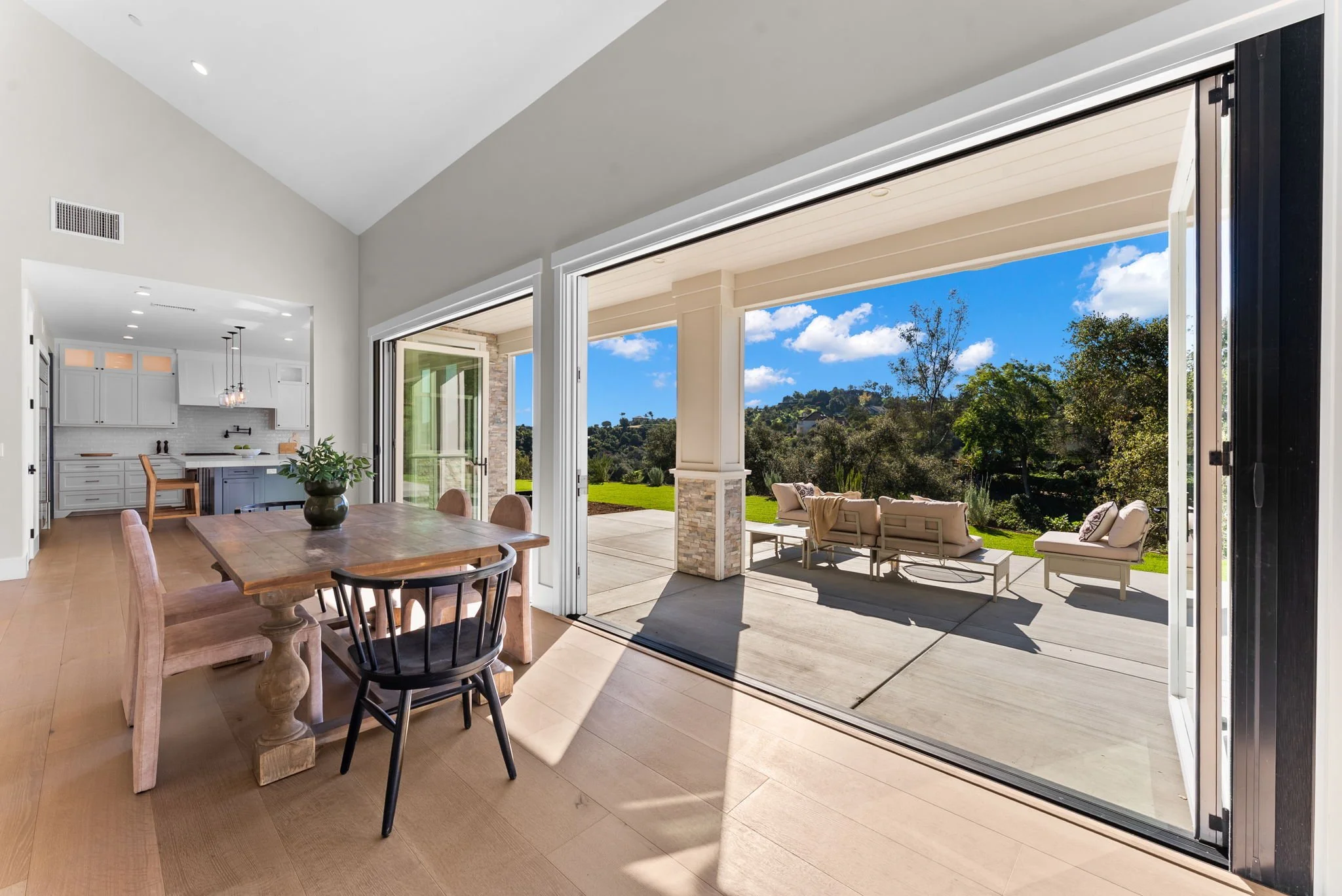 2747 Via Del Robles (33).jpg