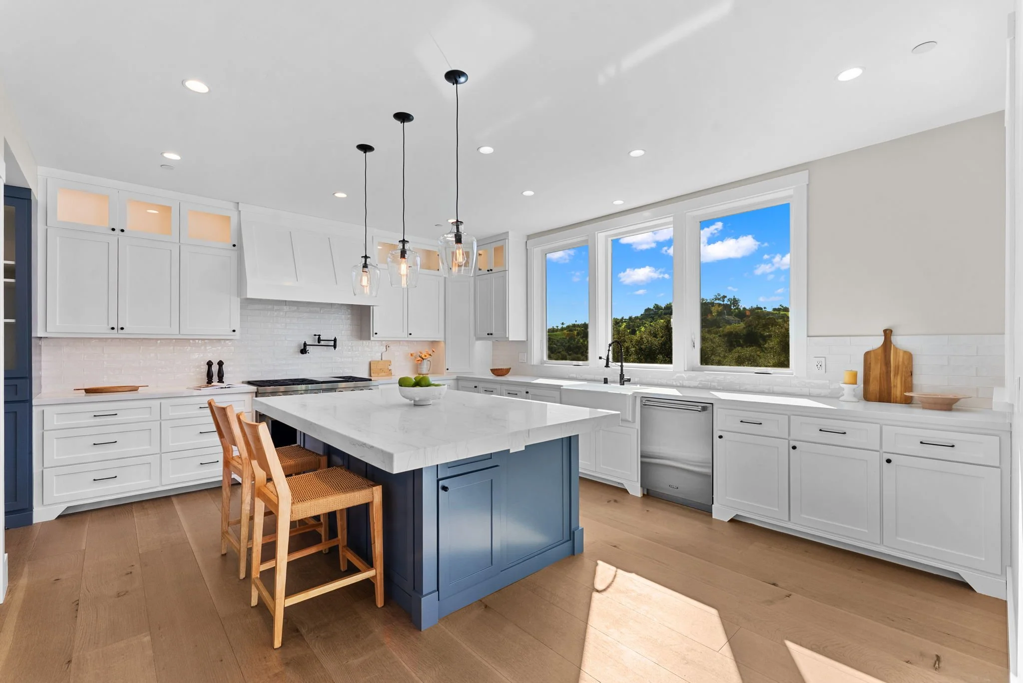 2747 Via Del Robles (42).jpg