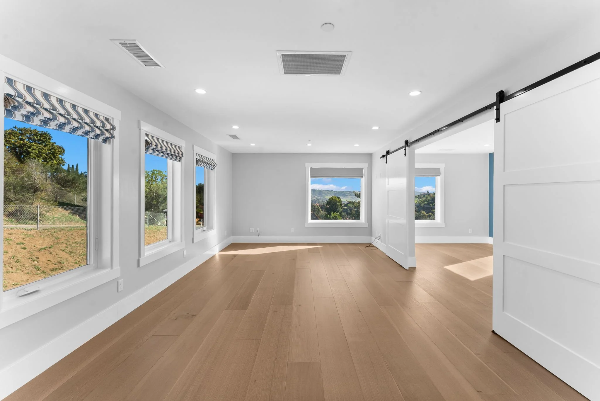 2747 Via Del Robles (66).jpg