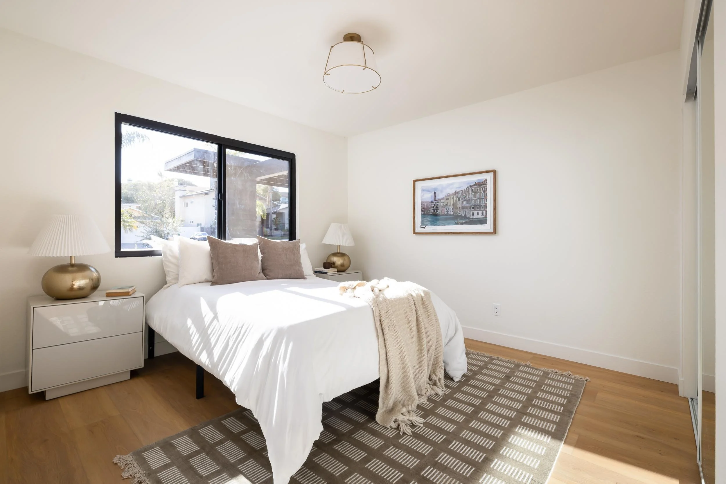 1860 Valencia Ave - WEB + MED RES-21.jpg