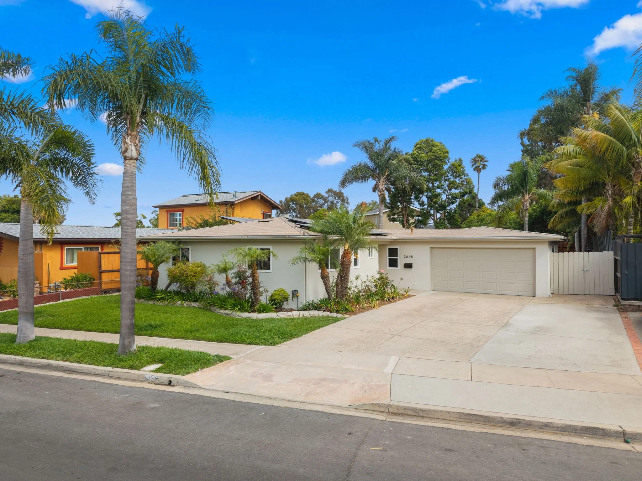 2665 Luna Ave - MLS Res (13).jpg