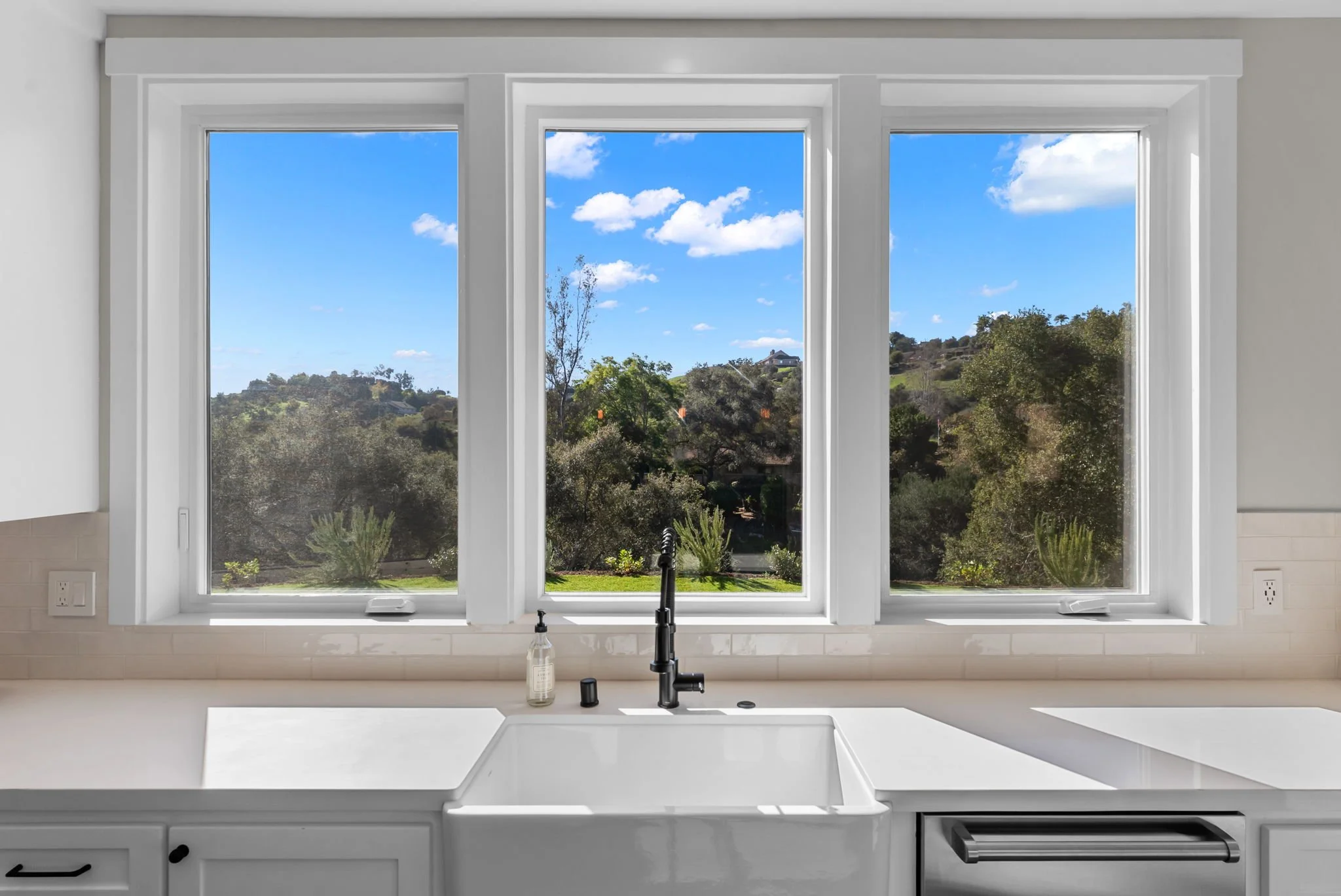 2747 Via Del Robles (45).jpg