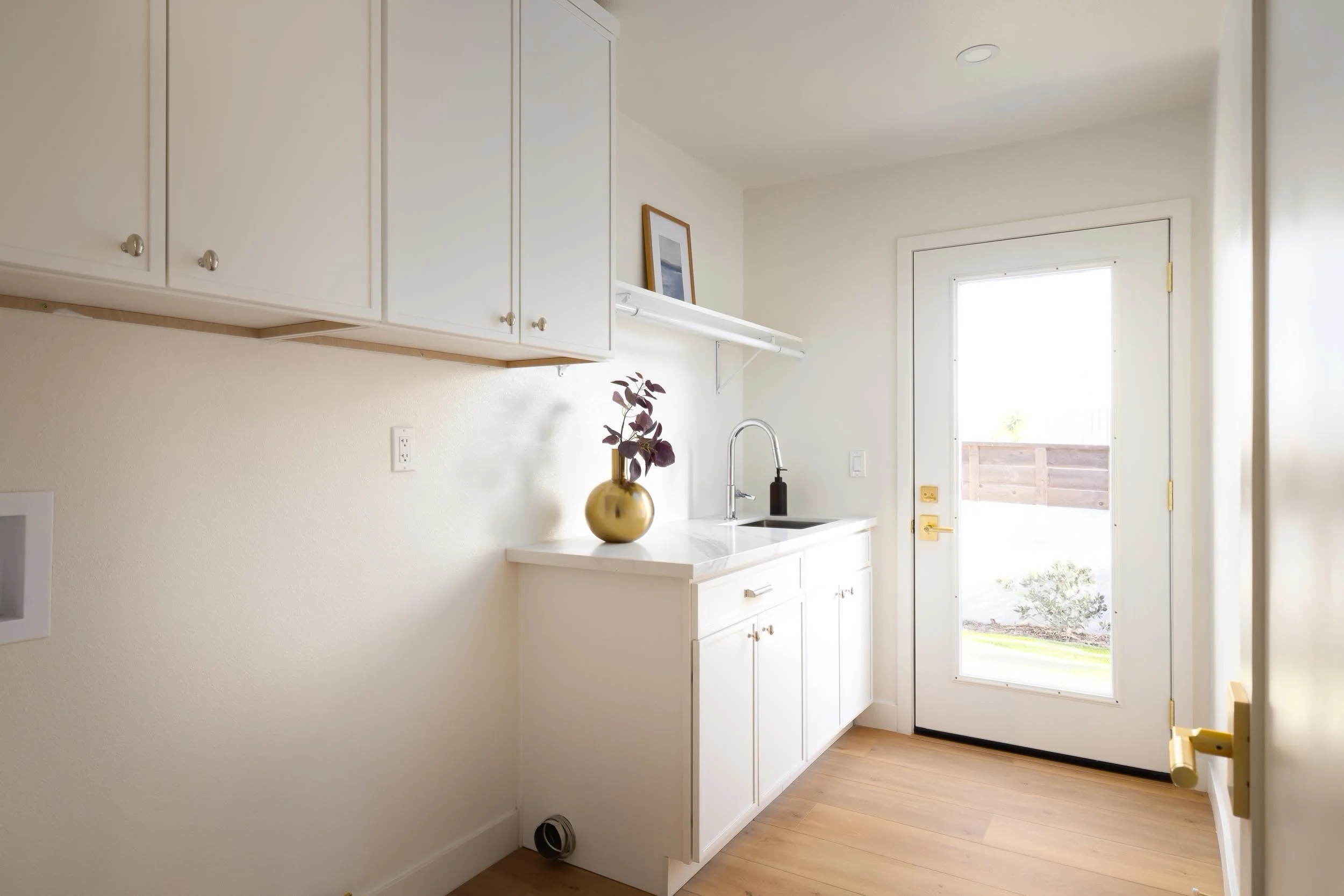 1860 Valencia Ave - WEB + MED RES-25.jpg