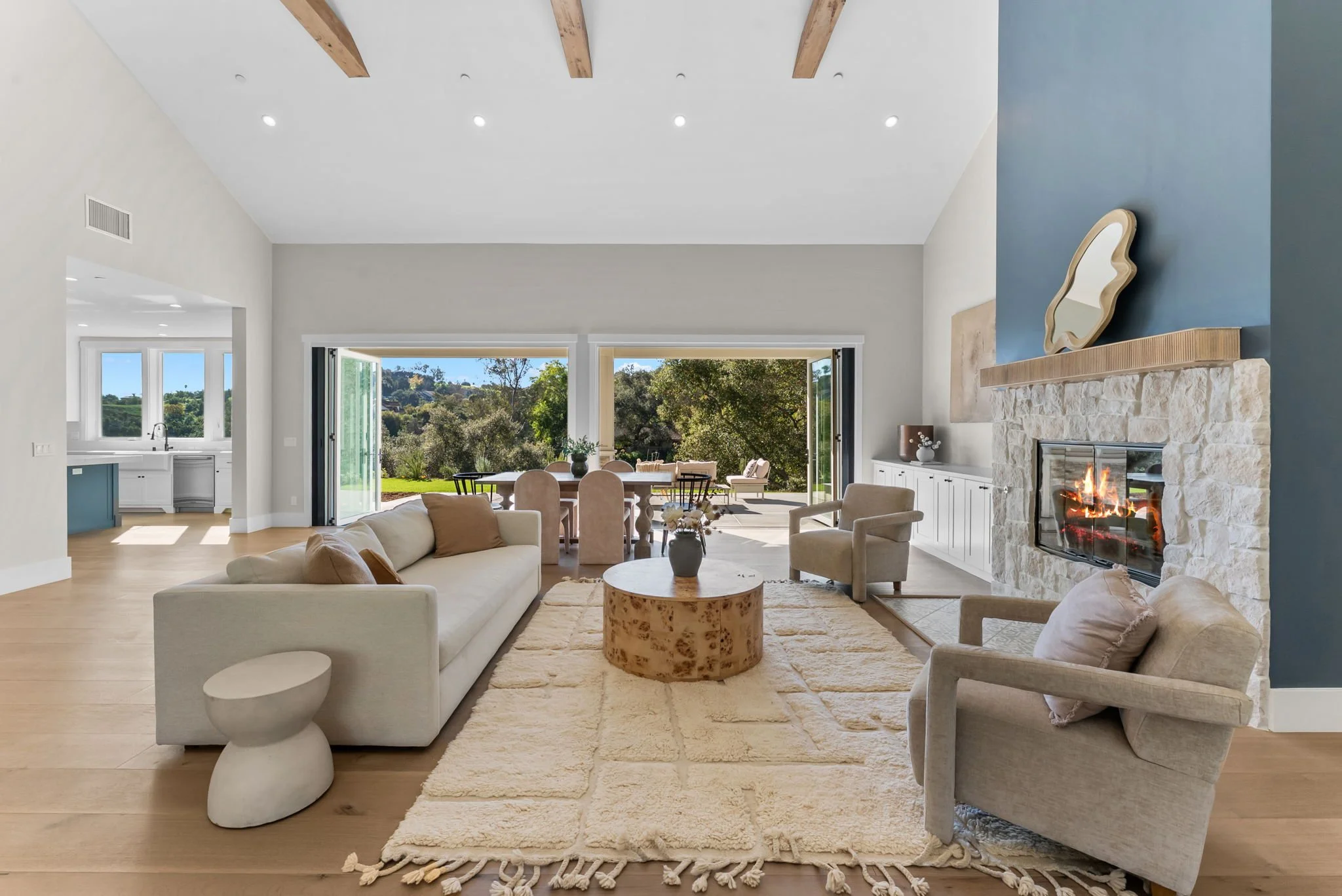 2747 Via Del Robles (36).jpg