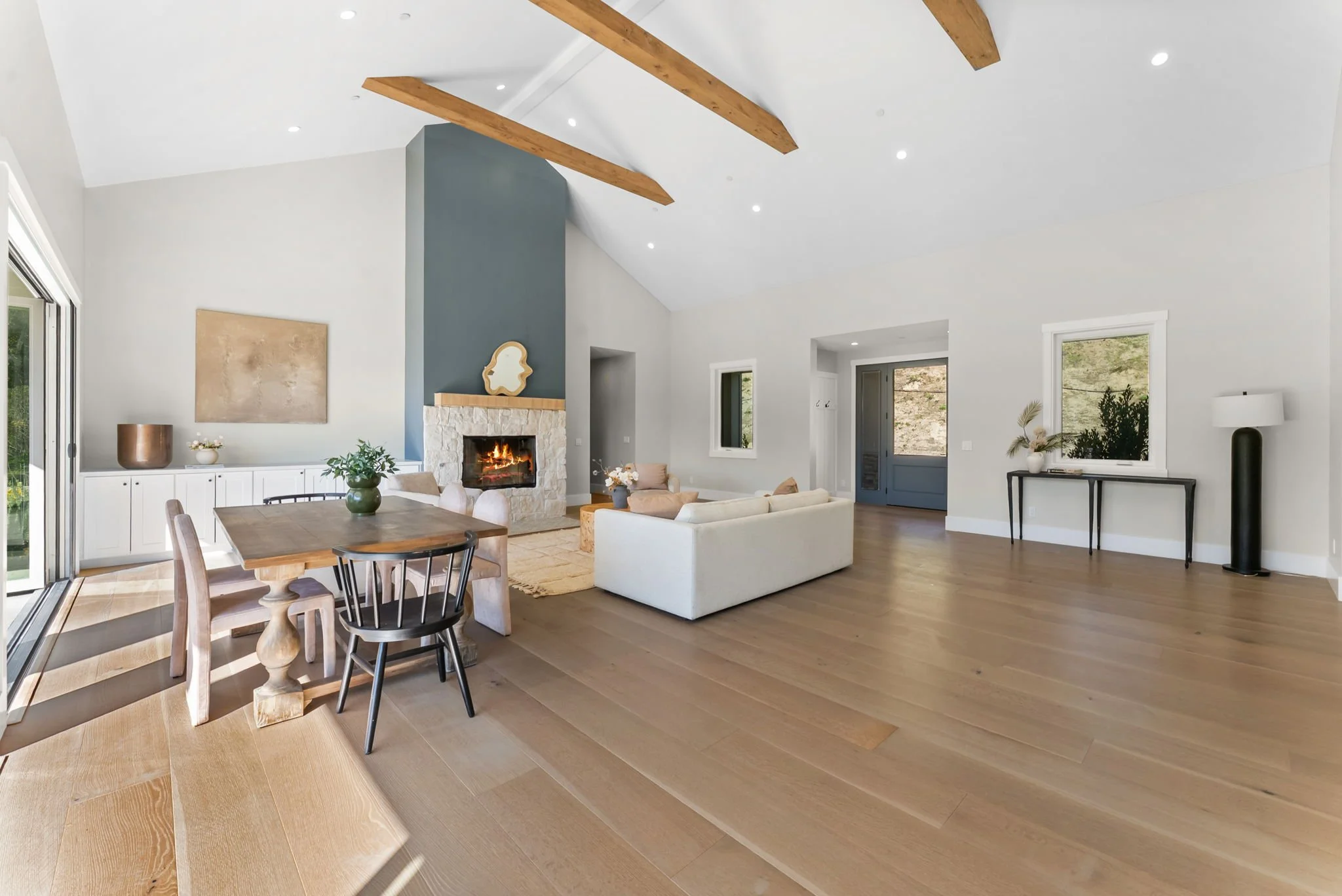 2747 Via Del Robles (38).jpg