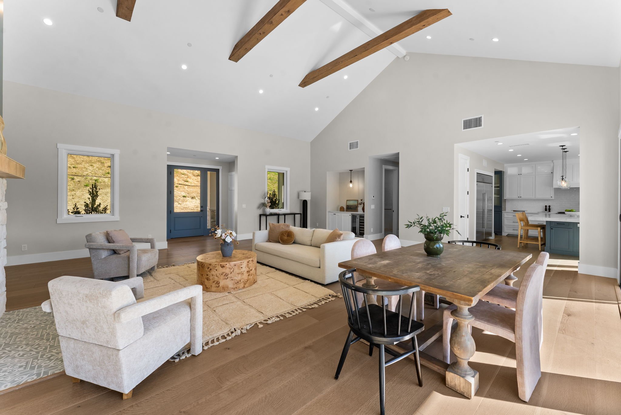 2747 Via Del Robles (34).jpg