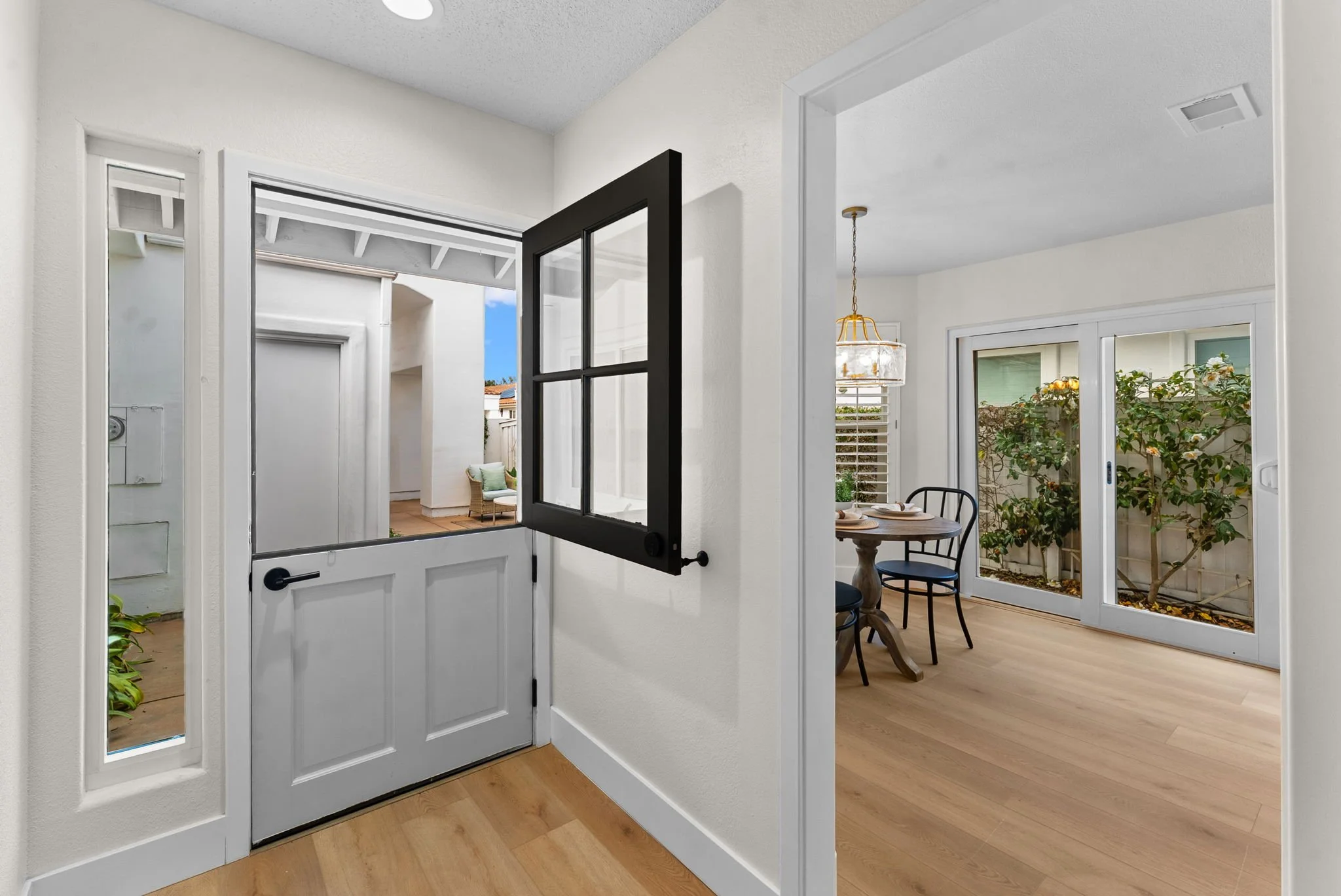 4676 Barcelona Way (5).jpg