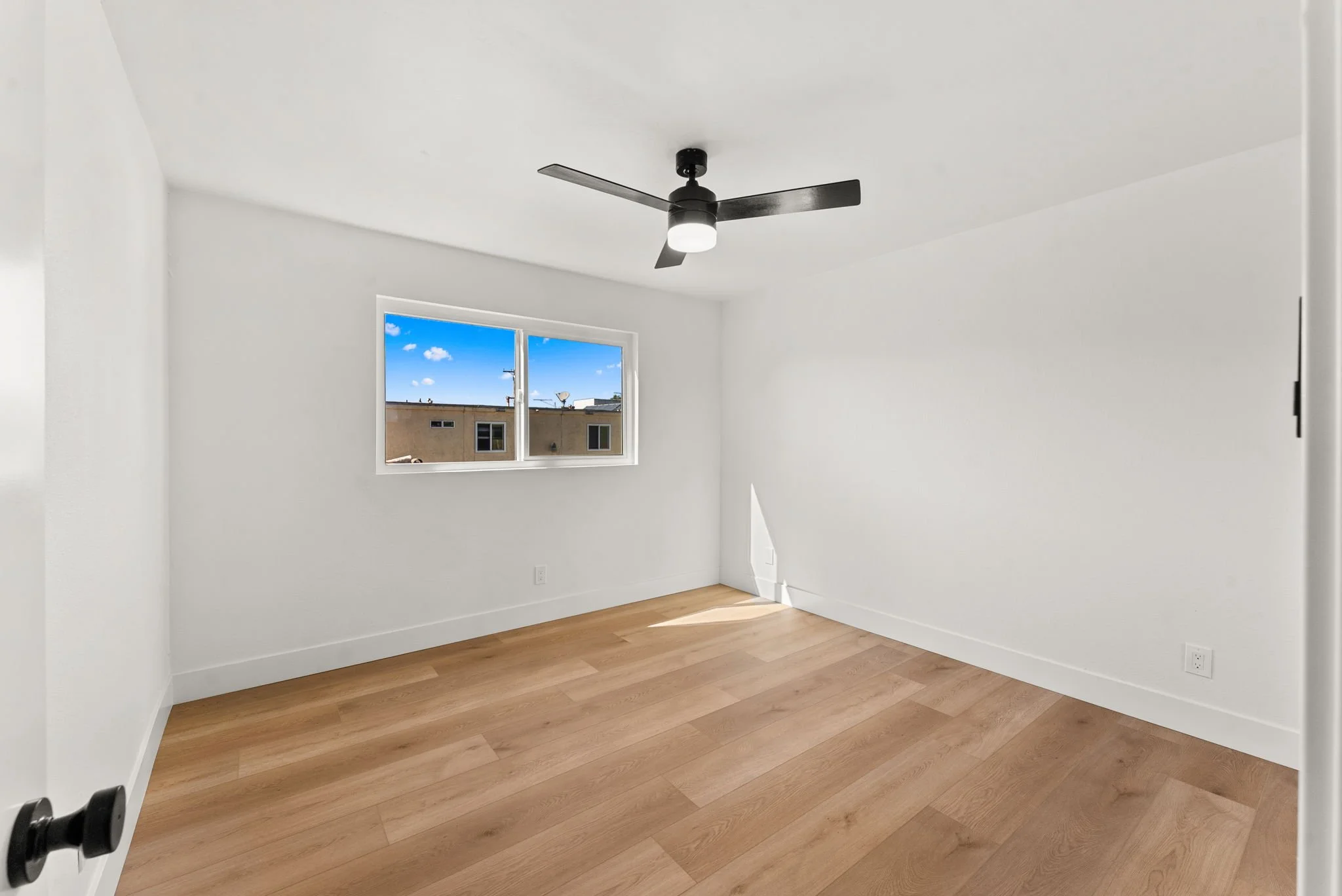 1278 Pacific Beach Dr Unit 3 (36).jpg