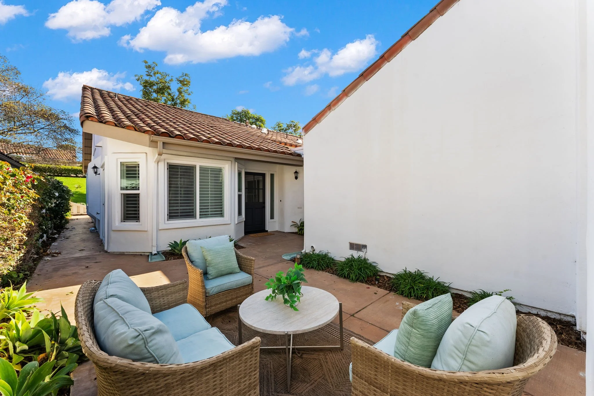 4676 Barcelona Way (31).jpg