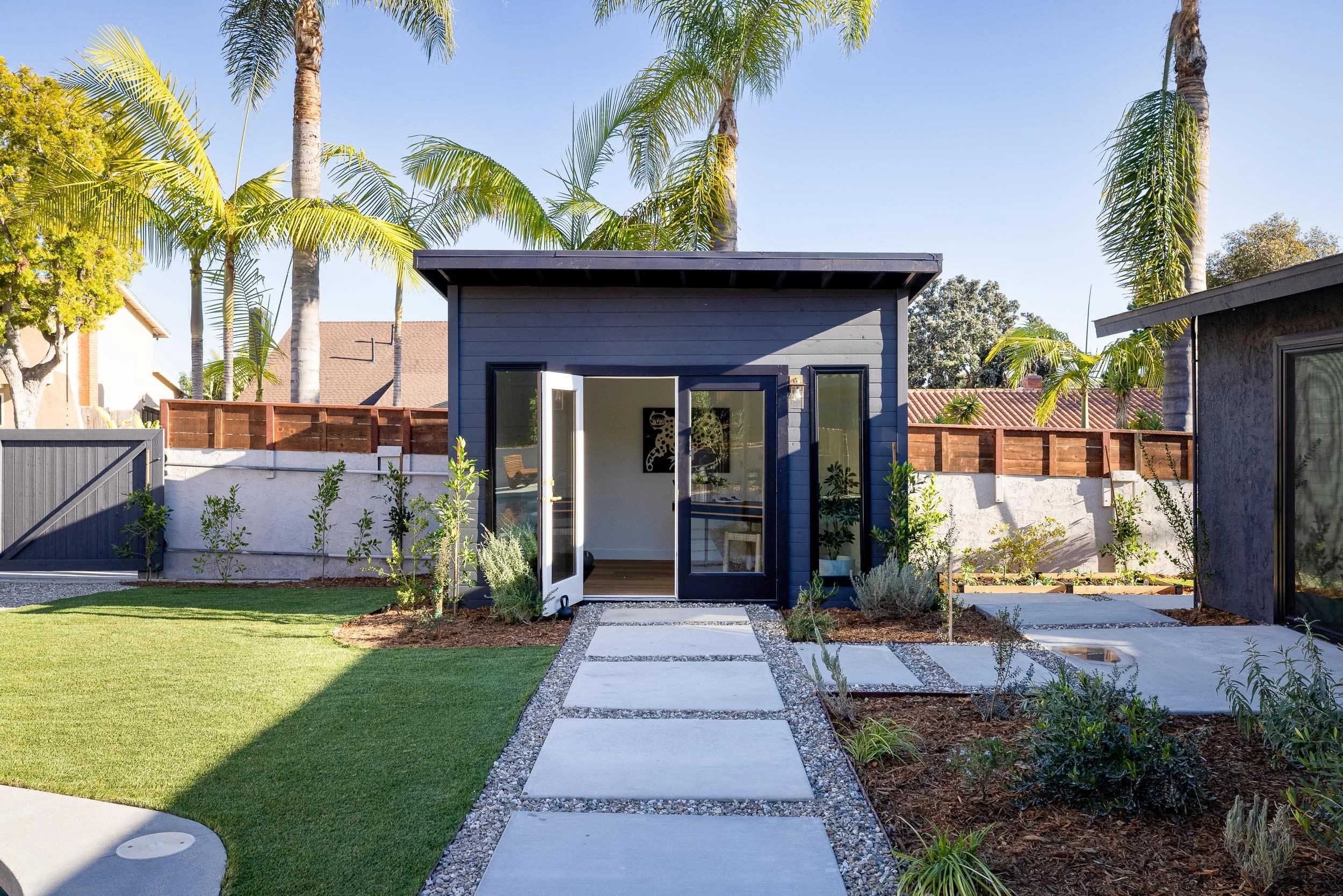 1860 Valencia Ave - WEB + MED RES-30.jpg