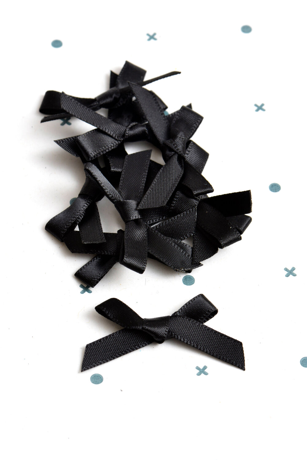 THE PAPER STUDIO La Petites Stickers 3D Black Silk Bows Black Ribbon Bows  8Pcs $5.00 - PicClick
