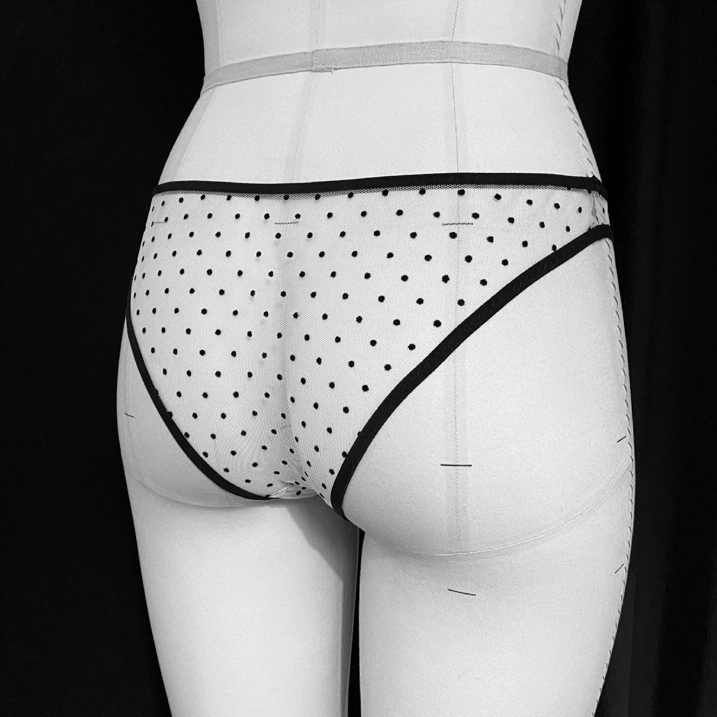 Cheeky brief made using the small Polka dot White/Black tulle 💕

#memade #lingeriesewing #bramaking #sewinglingerie #patterncutting #knickers #pantypattern #sewingpanties