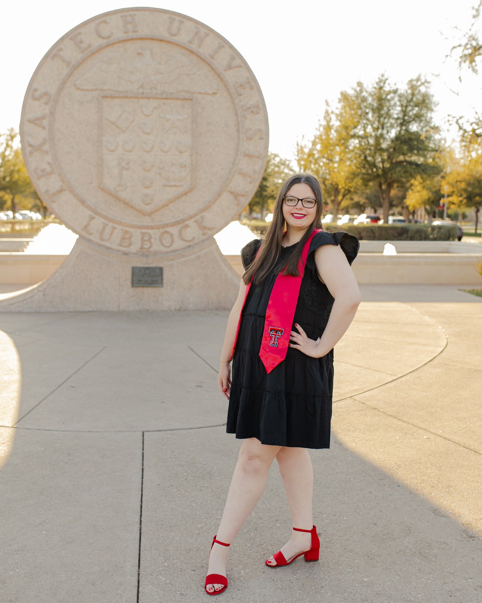 she's working late, cause she's a teacher!! 📖 
We love our teachers around here, and Margaret is going to be an AWESOME one!
Congrats girl!
.
.
.
.
#ttu24 #TTU25 #texastechgrad
#lubbockgradphotographer #lubbockseniorphotographer #texasteacher #ttute