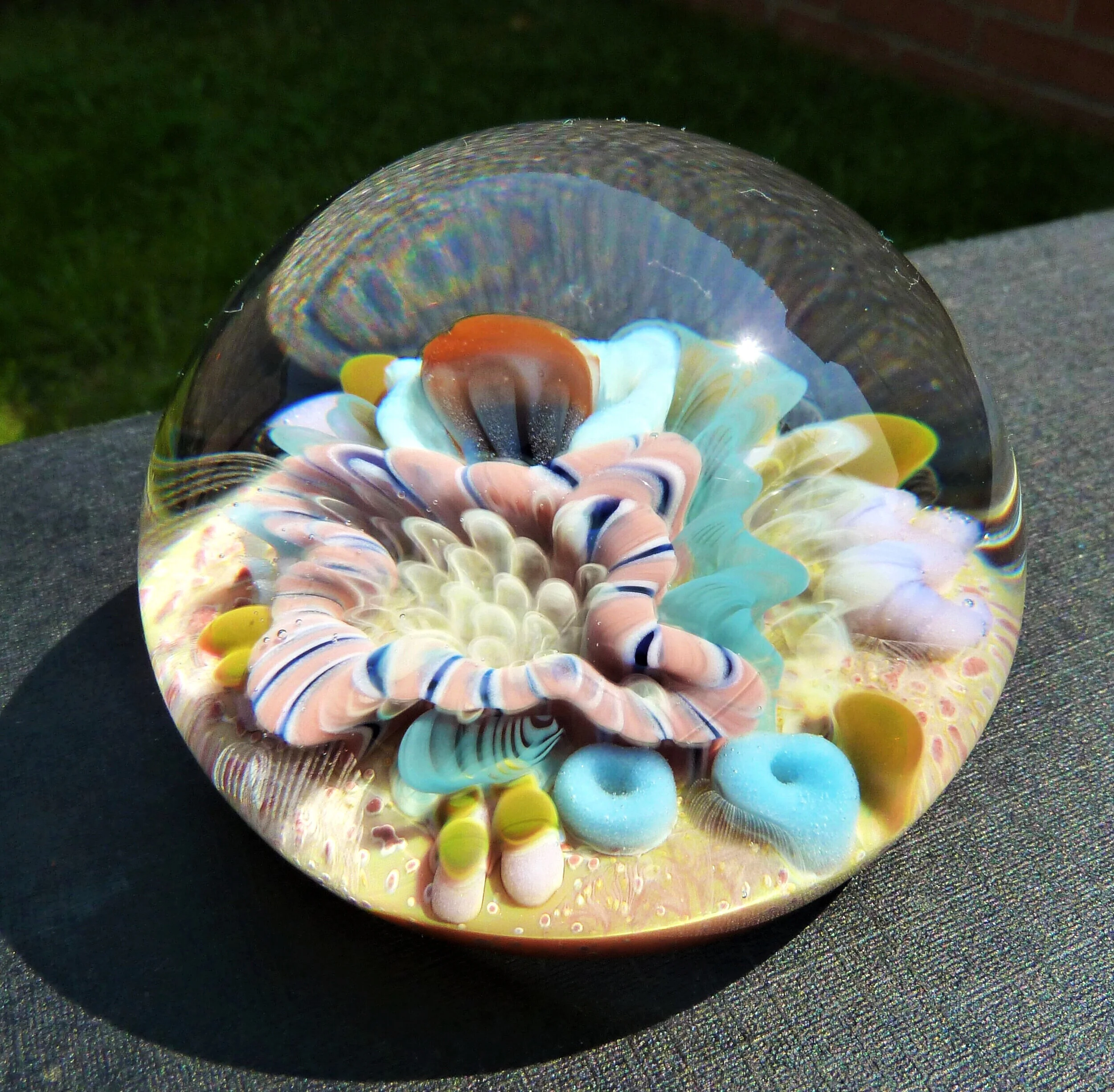 *SOLD* Paperweight 2.1in x 1.4in £112/$140 (No. 10024)
