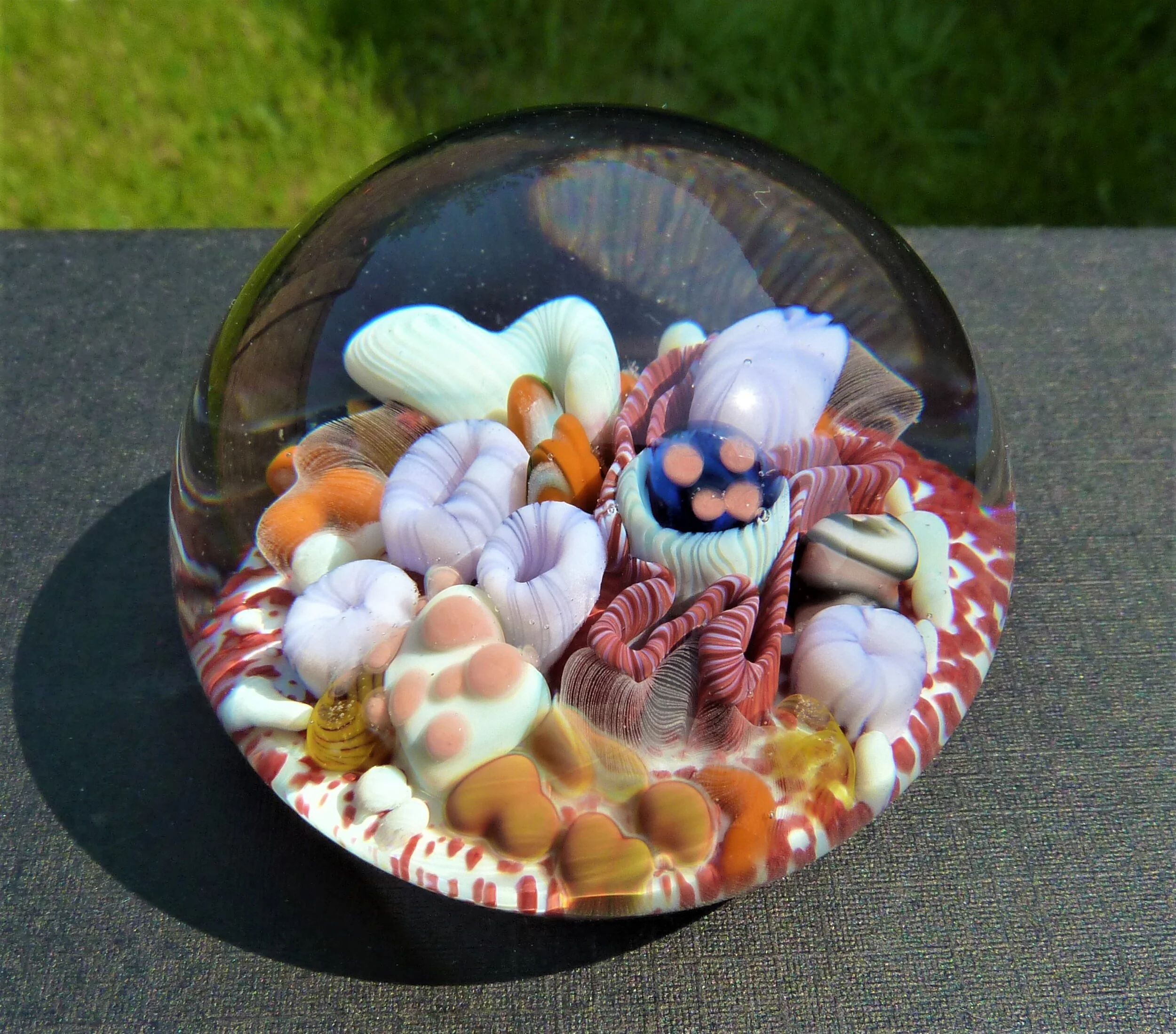 *SOLD* Paperweight 1.8in x 1.4in £95/$120 (No. 10025)