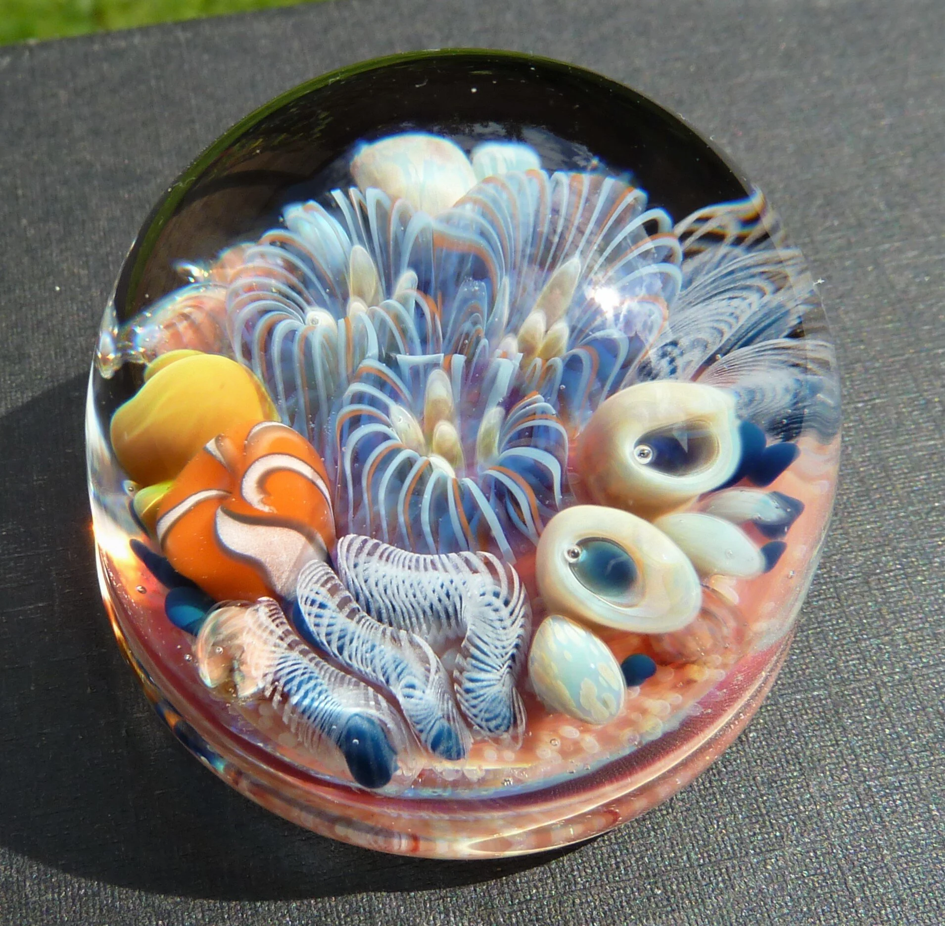 *SOLD* Paperweight 1.5in x 1.2in £95/$120 (No. 10053)