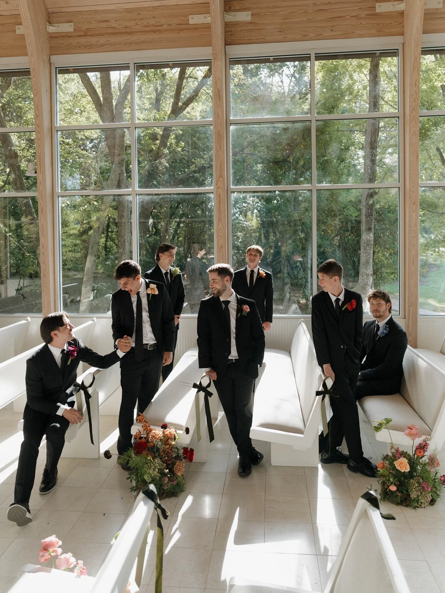 Suave and classy dudes 🎩🖤⚜️

photo / @oddlotphoto
planner / @infinityroseeventsco
florist / @crimsonstreetflorals
cake / @michelle_villacake
catering / Jodie&rsquo;s Catering
DJ / Jerry Don Shannon
linens / @partyperfectok
dress / @prescottbridal
m