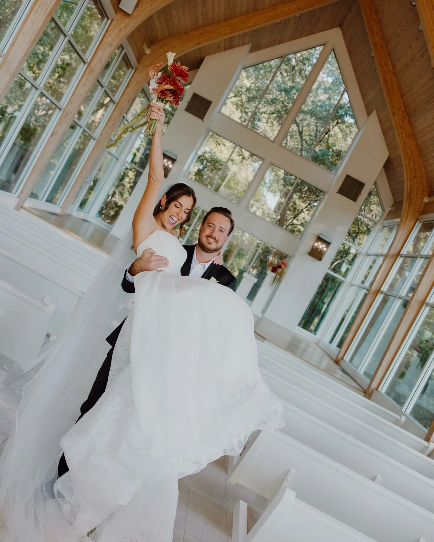We swear the bones of this venue rejoice each time it hosts a wedding 🤎

This one goes to the McLaughlins 🥂

photo / @harleelynnphoto
florist / @thefrenchbouquettulsa
cake / @mslaurascakes2
catering / @goodiescatering
DJ / @lionsroad
linens / @part