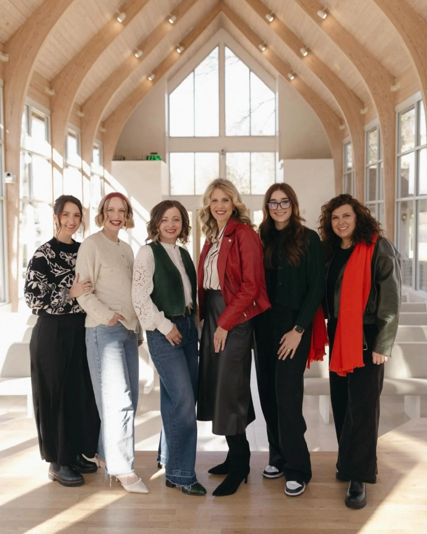 Merry Christmas from this Glass Chapel family to yours!🤍