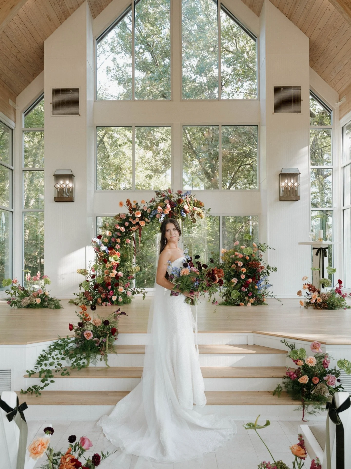 A floral haven created by the bride herself 😮❤️ @crimsonstreetflorals you inspired us in more ways than one dear✨

photo / @oddlotphoto
videographer / @simplysheltsweddings 
planner / @infinityroseeventsco
florist / @crimsonstreetflorals
cake / @mic