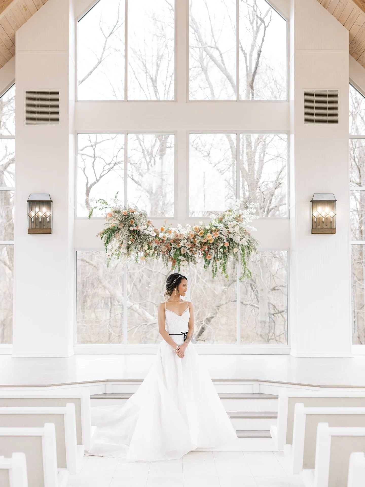 We just thought you might like to have some whimsical inspo added to your day 🩰💫🦢

photo / @andibravo_ 
florals / @penelopeandlu 
dress / @tesori_bridal
hair / @sampalmerhair 
makeup / @mlbartistry
model / @blvsixn 

#glasschapeltulsa #dallasweddi