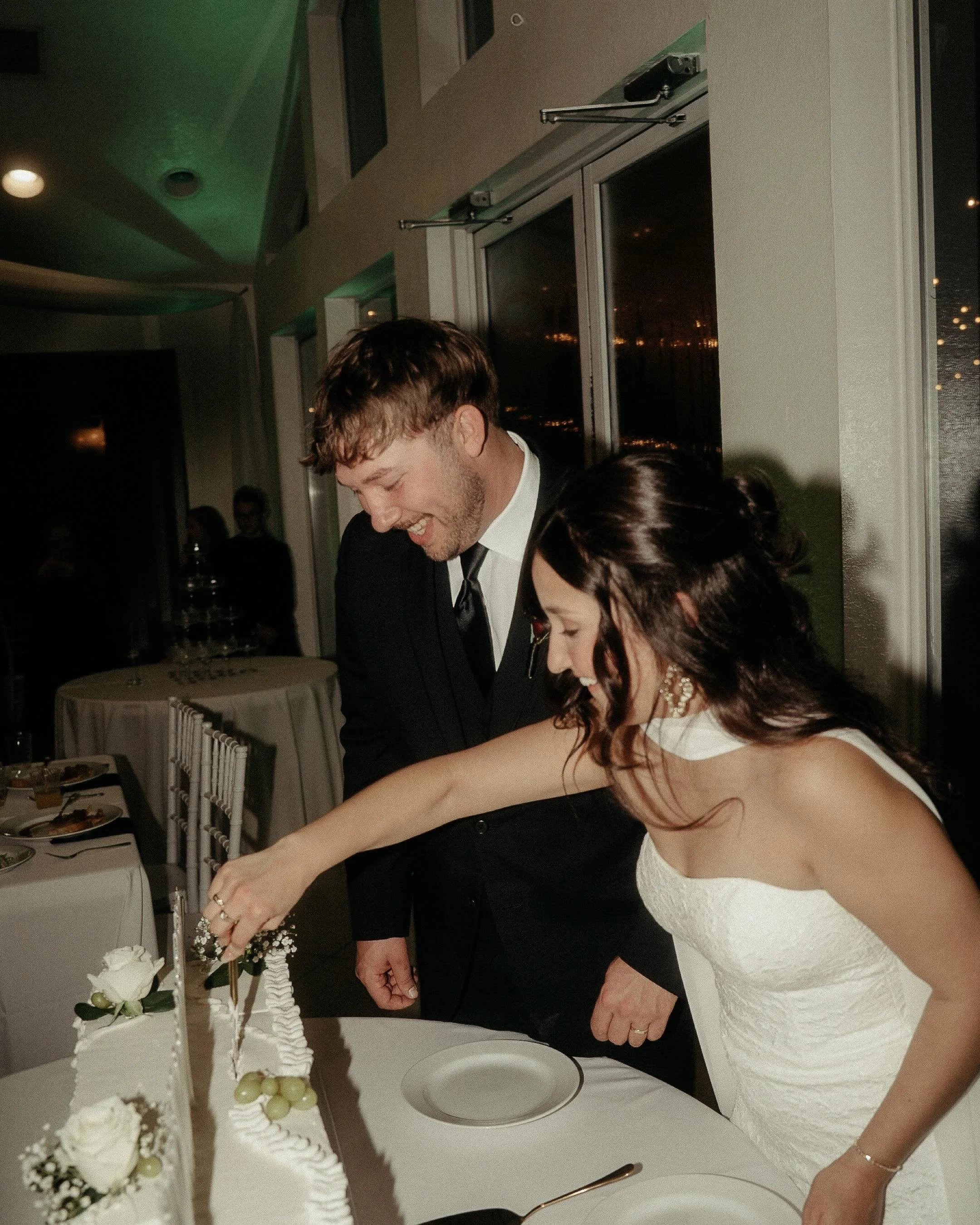Love in action 🎬✨🖤

photo + video / @elizabethalexandriaphoto
linens / @partyprorents
caterer / Mia Bella Catering
bartending / @platinumeventservicesok
DJ / @djjameswood
dress / @ivoryhousebride
suit / @the_mens_shop_claremore
hair / @beautyby.sus
