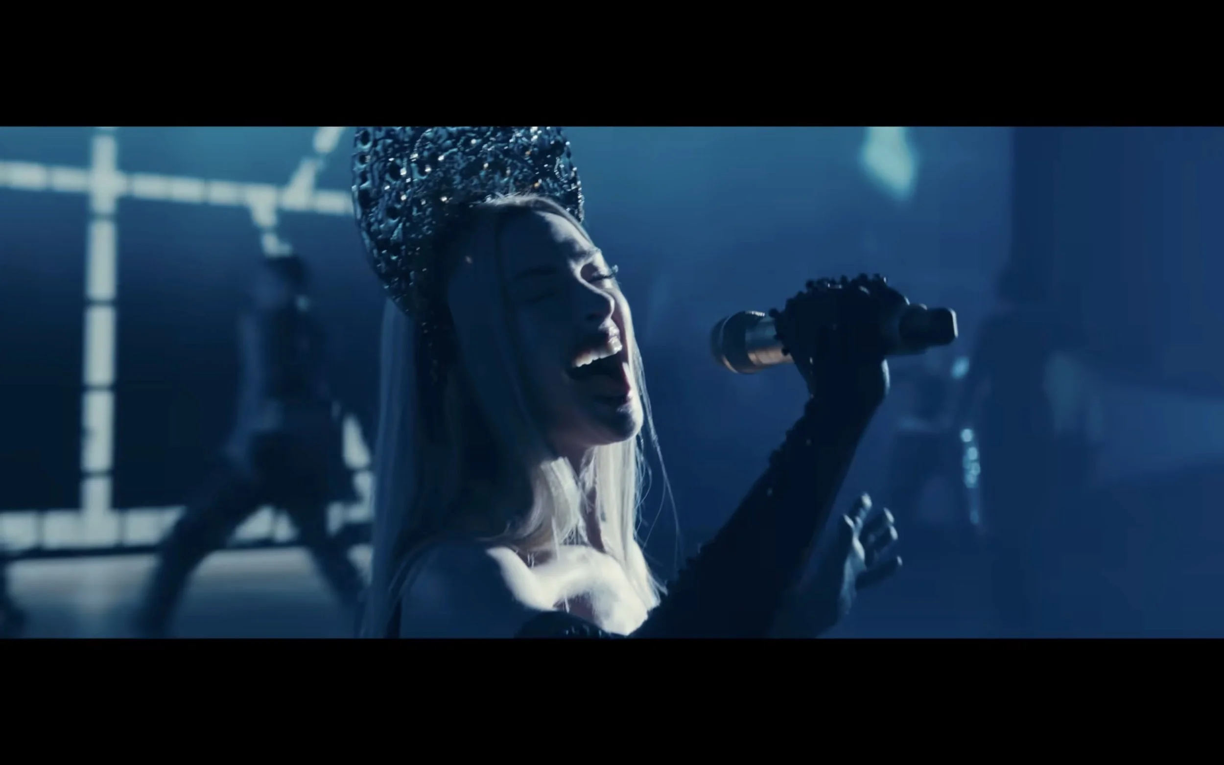 Mother Mary singing.jpg