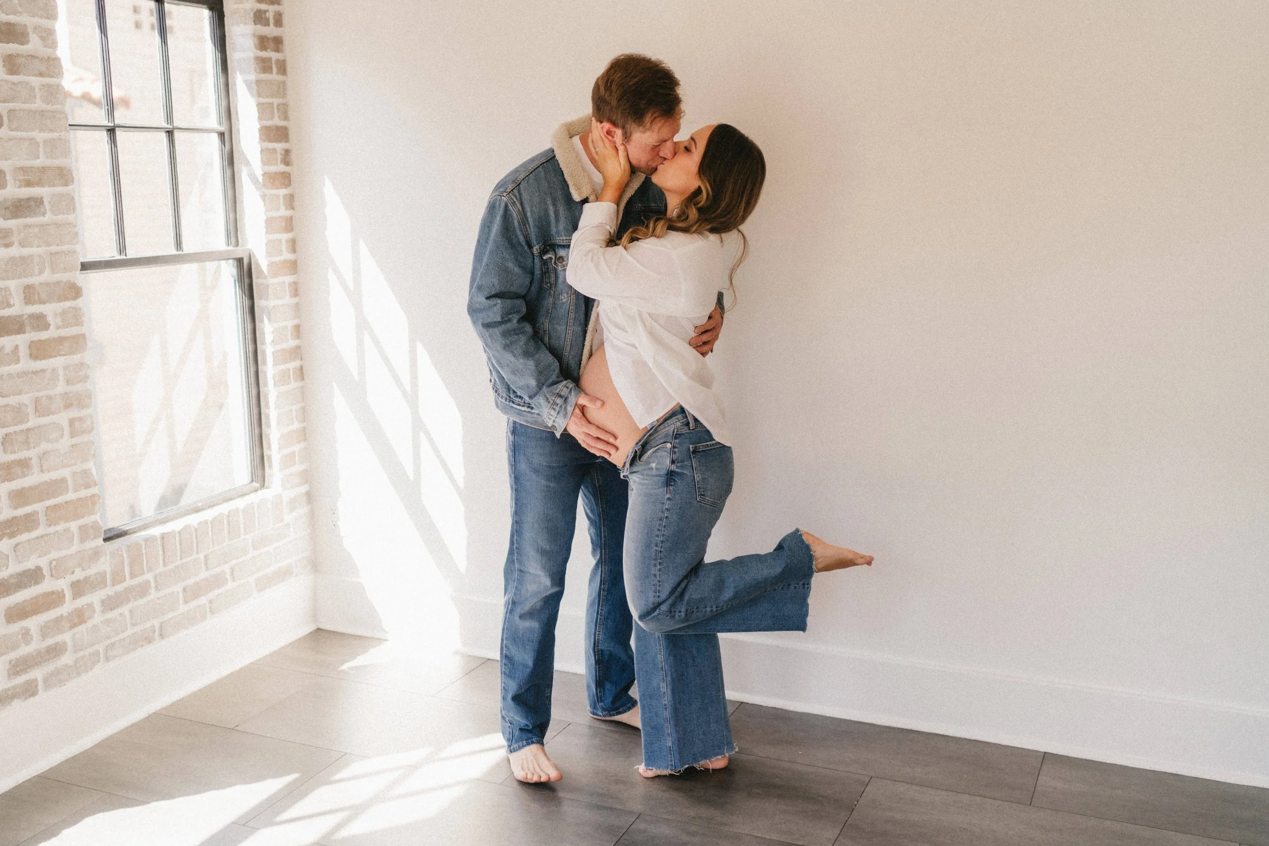 Lindsay + Isaac Maternity-11.jpg