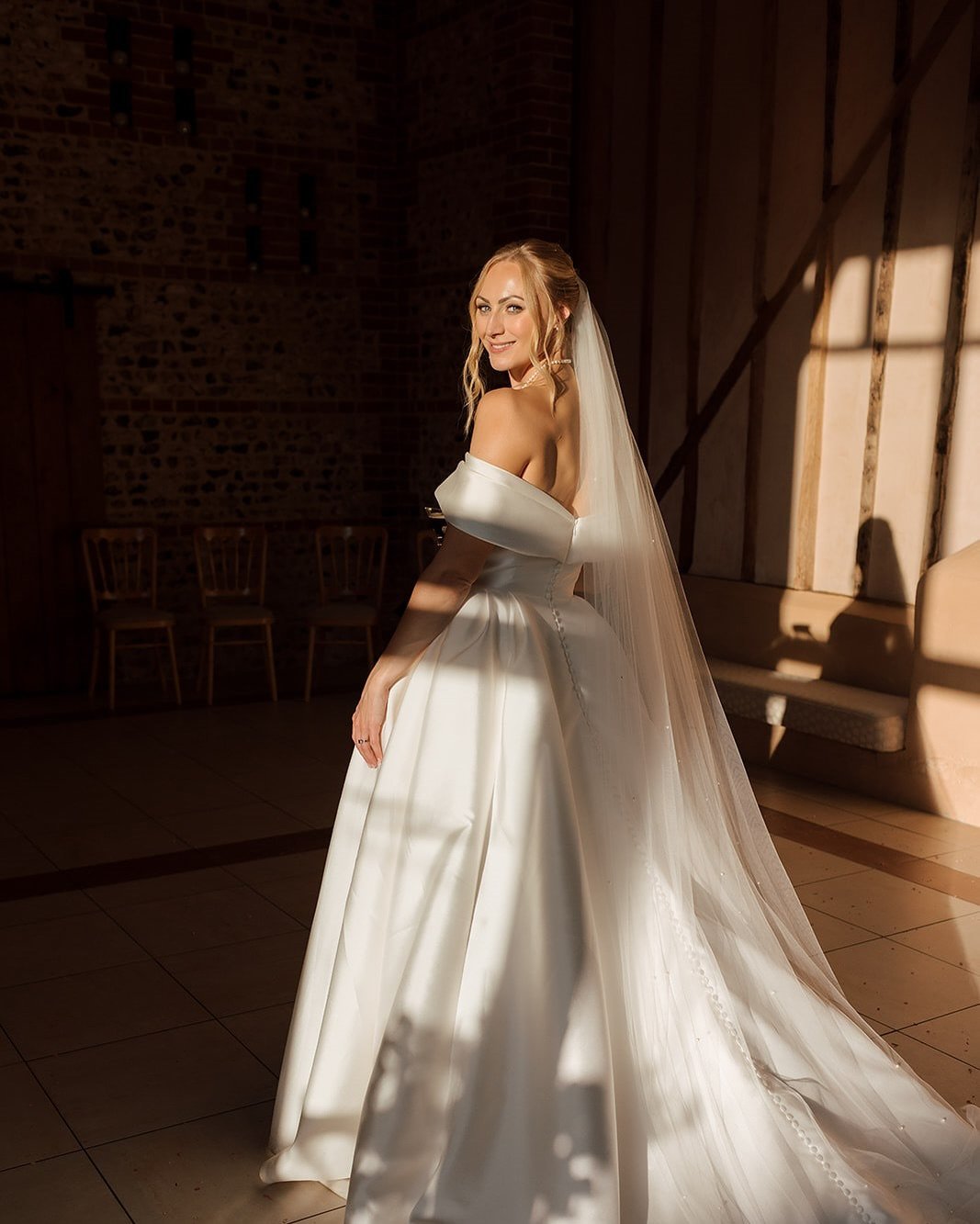 REBECCA ✨

Photography: @rachel.pearson.photography 
Venue: @upwalthambarns 
Hair: @privatehairstylist 
Makeup: @charlotteoliviamu 

#makeup #makeupartist #surreymua #surreymakeup #bridalmakeup #weddingmakeup #mua #bridalmua #weddingphotography #wedd
