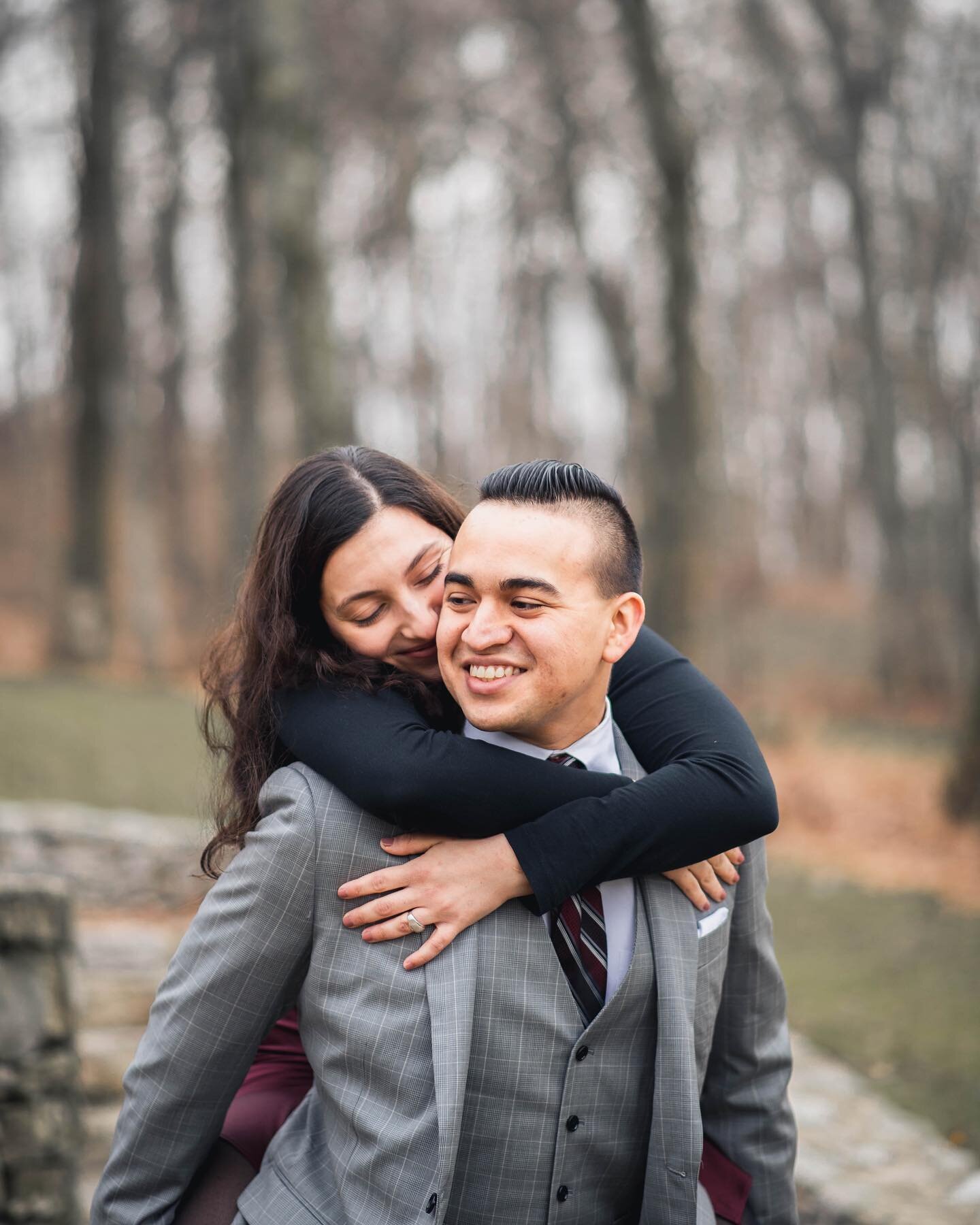 Warm hugs, cuddles, and piggy back rides ☺️
.
.
.
.
.
.
.
#nashvillephotographer #portraitphotography #nikon