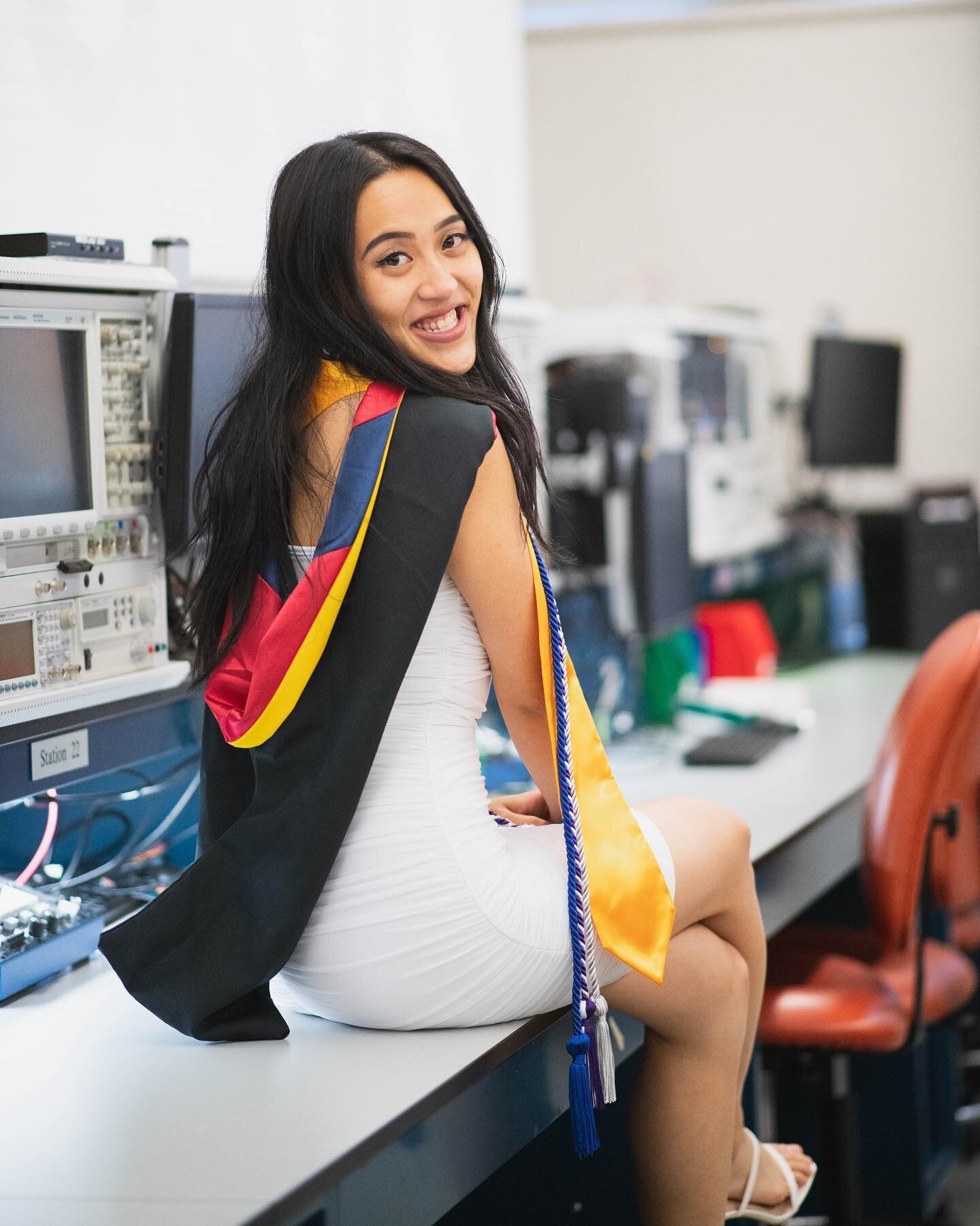 Love me some grad pics in labs 👩🏻&zwj;🔬