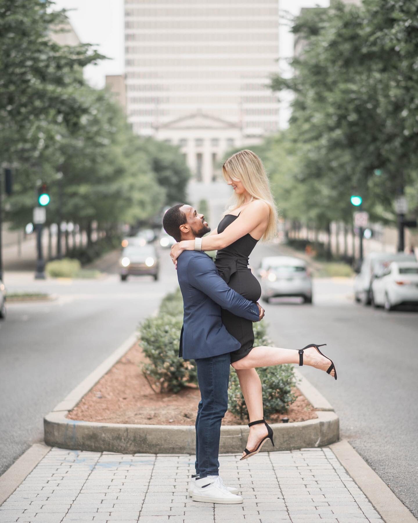 Downtown Nashville sparking a little love ❤️

.
.
.
.
.
.
.
.
.
.
#engagement #coupleportraits #engagementphotos #nikon #portraitphotography
