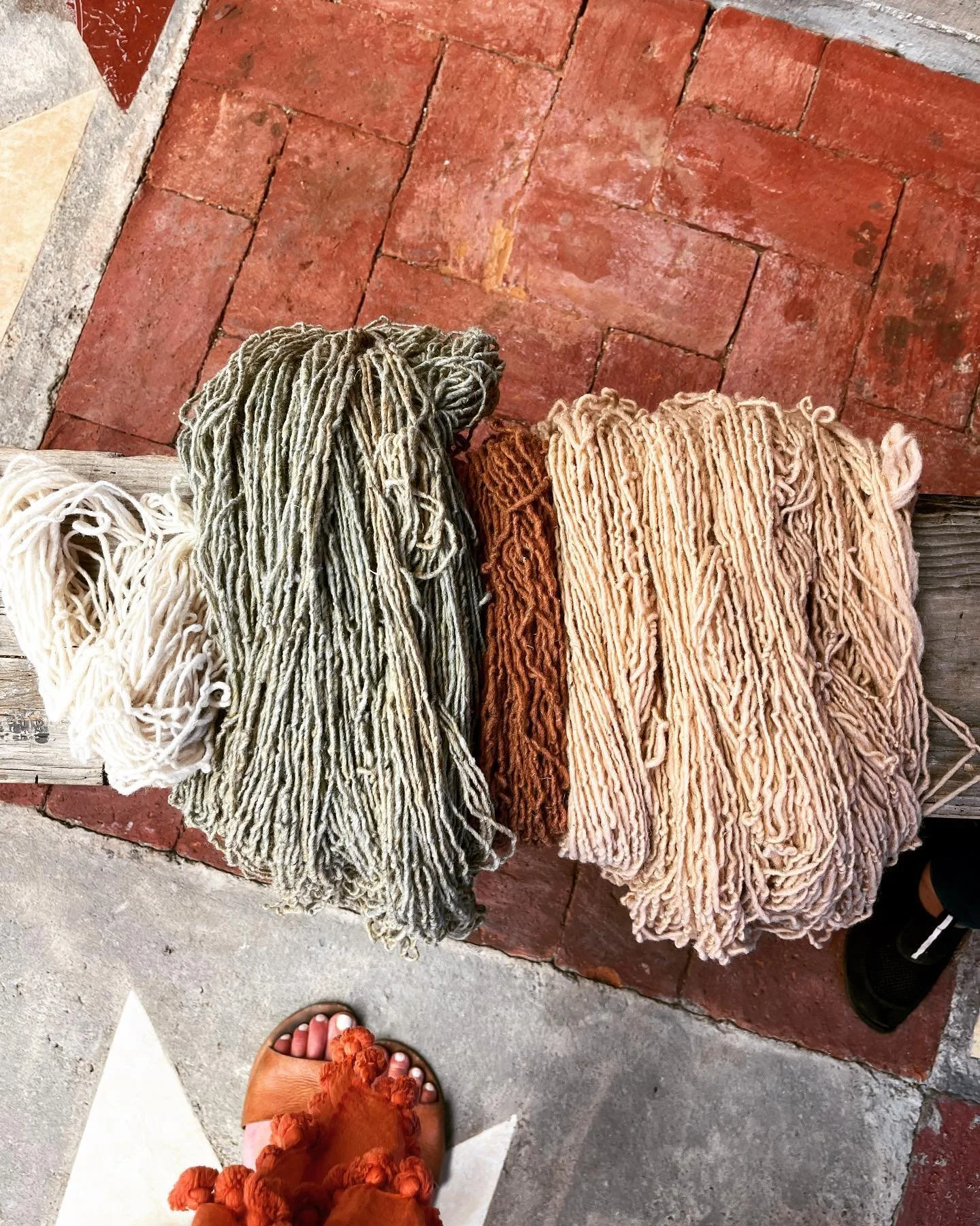 A peek inside our recent visit to Oaxaca to spend time with our dear friends and artisan partners, the Ruiz family. ⁣
⁣
Their craftsmanship is unparalleled and their hearts are embedded into every single piece they create with heart and soul. ⁣
⁣
Whe