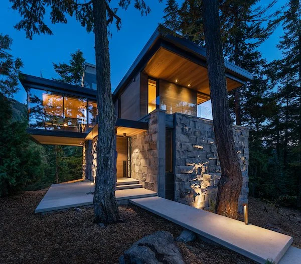 McKinley Burkart_Whistler House (32).jpg