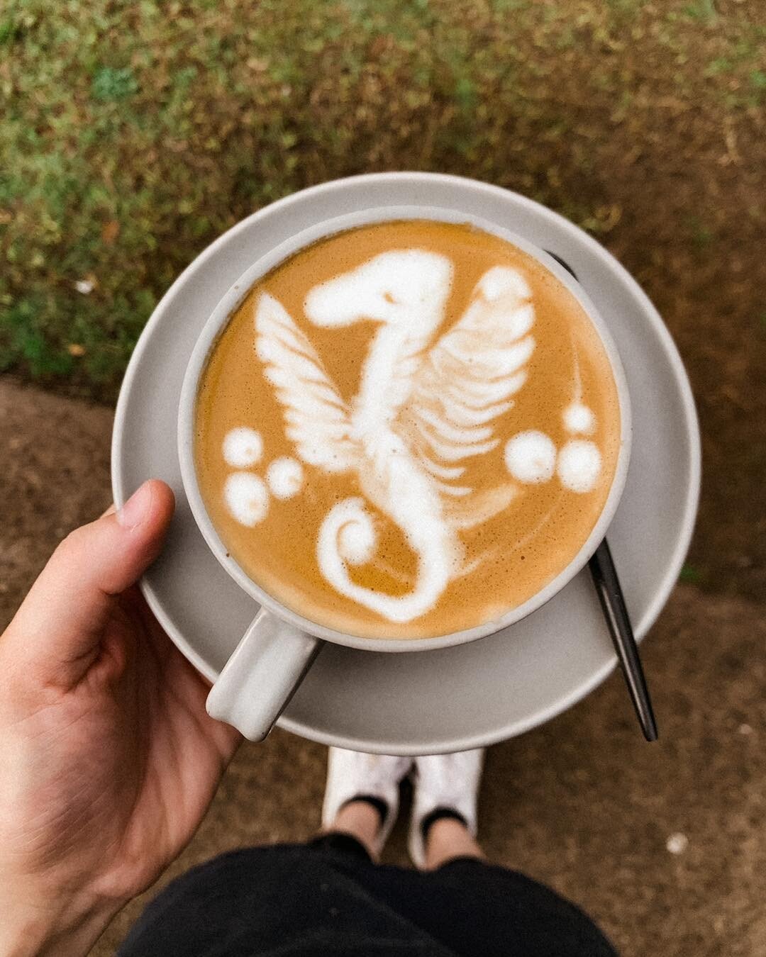 When art and passion meet coffee, you get latte art as beautiful as this. 😍😍