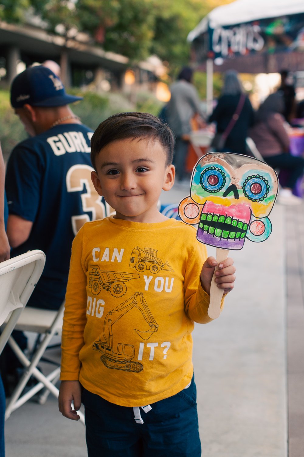  Free watercolor and mask making workshop in collaboration with  Polaris Castillo  for the 9th Annual Downey Día de los Muertos Art Festival, hosted by the Downey Theatre and the City of Downey.  Photo by  Gabriel Enamorado .   October 29, 2022.  