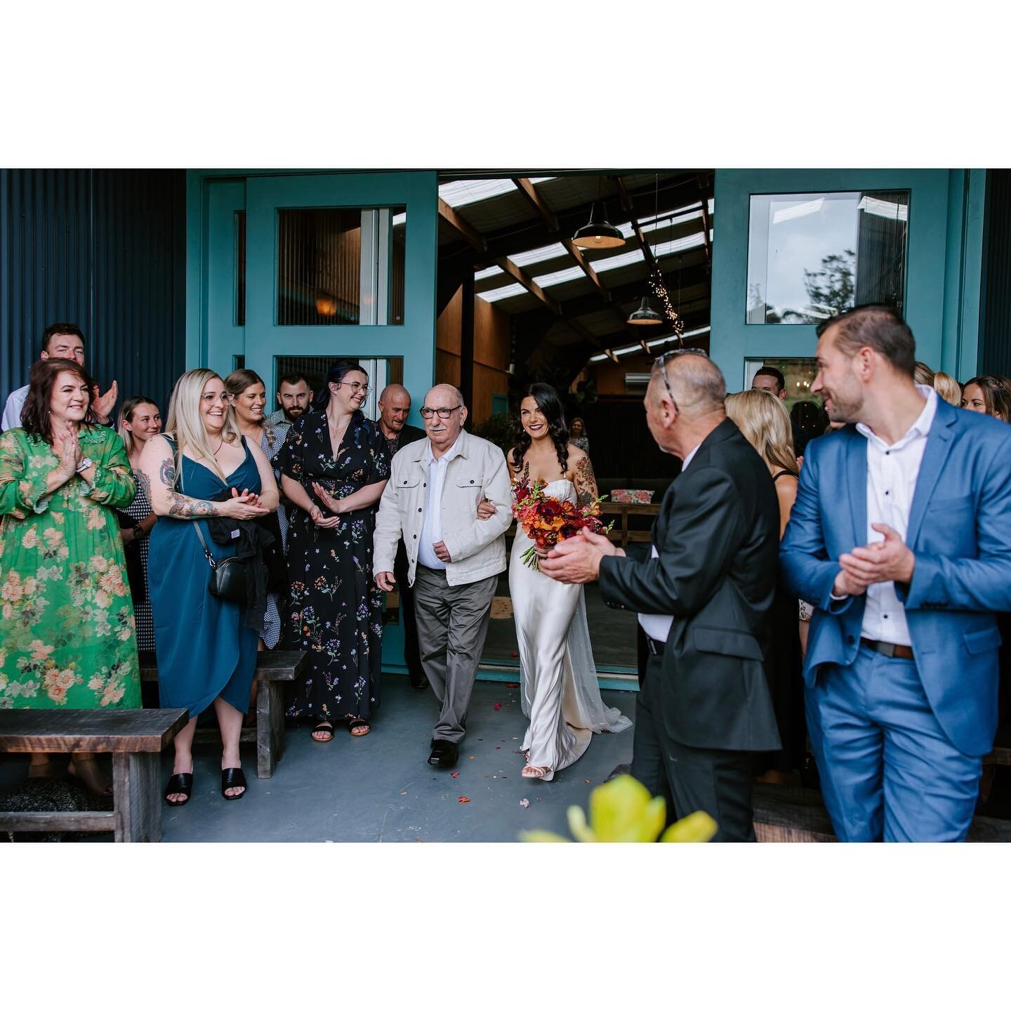 Kristy and Elliot&rsquo;s stunning @ecowednz sustainable wedding 10/10/23
💚
What a day for a wedding&hellip;. Rain ☔️ , sunshine ☀️ , wind 🌬️ and ⛅️- that added to the mood and atmosphere for this gorgeous couple.  @littlewildernessnz is the perfec