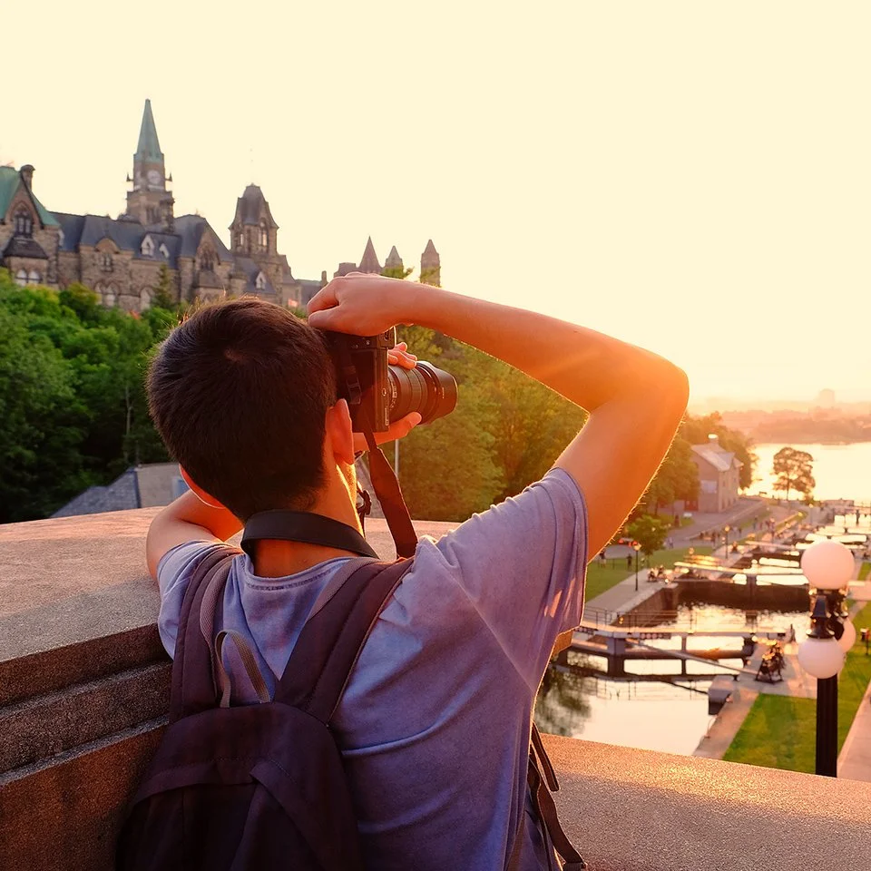 Estudiantes participando en experiencias culturales en Ottawa