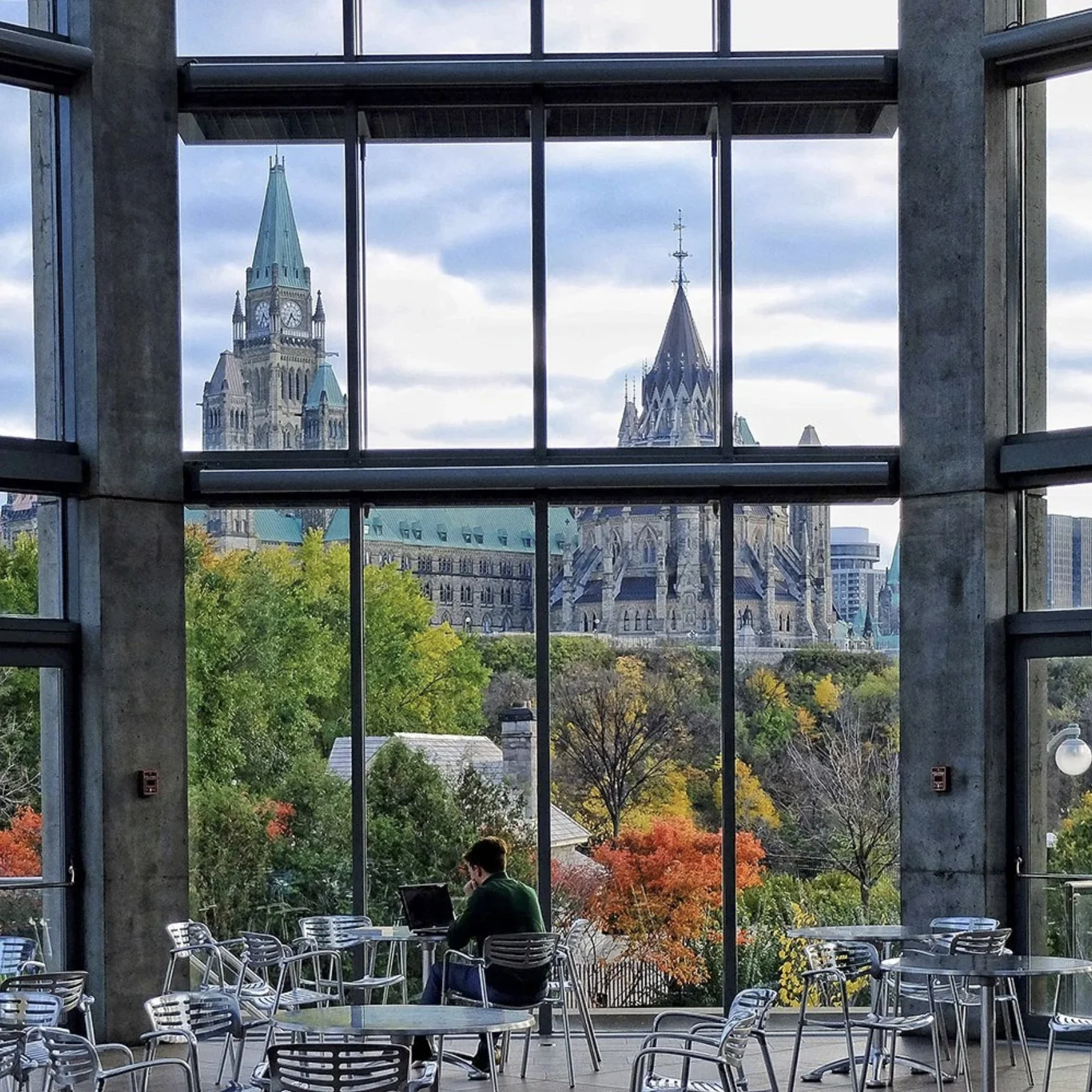  Estudiante internacional visitando Ottawa, Canadá. 