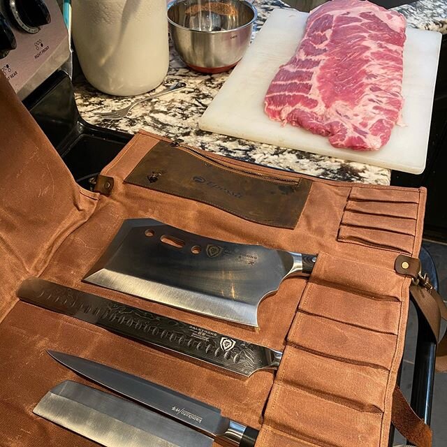 Let’s trim some ribs. Prepping 2 racks of pork spare ribs to go on shortly and then 4 whole Tri Tips later. .
.
.
.
.
#barbecue #bbq #foodie #bbqporn #DarkSideMeats #Meat #ShotoniPhone #carnivore #barbecue #lowandslow #woodfired #shotoniPhone #