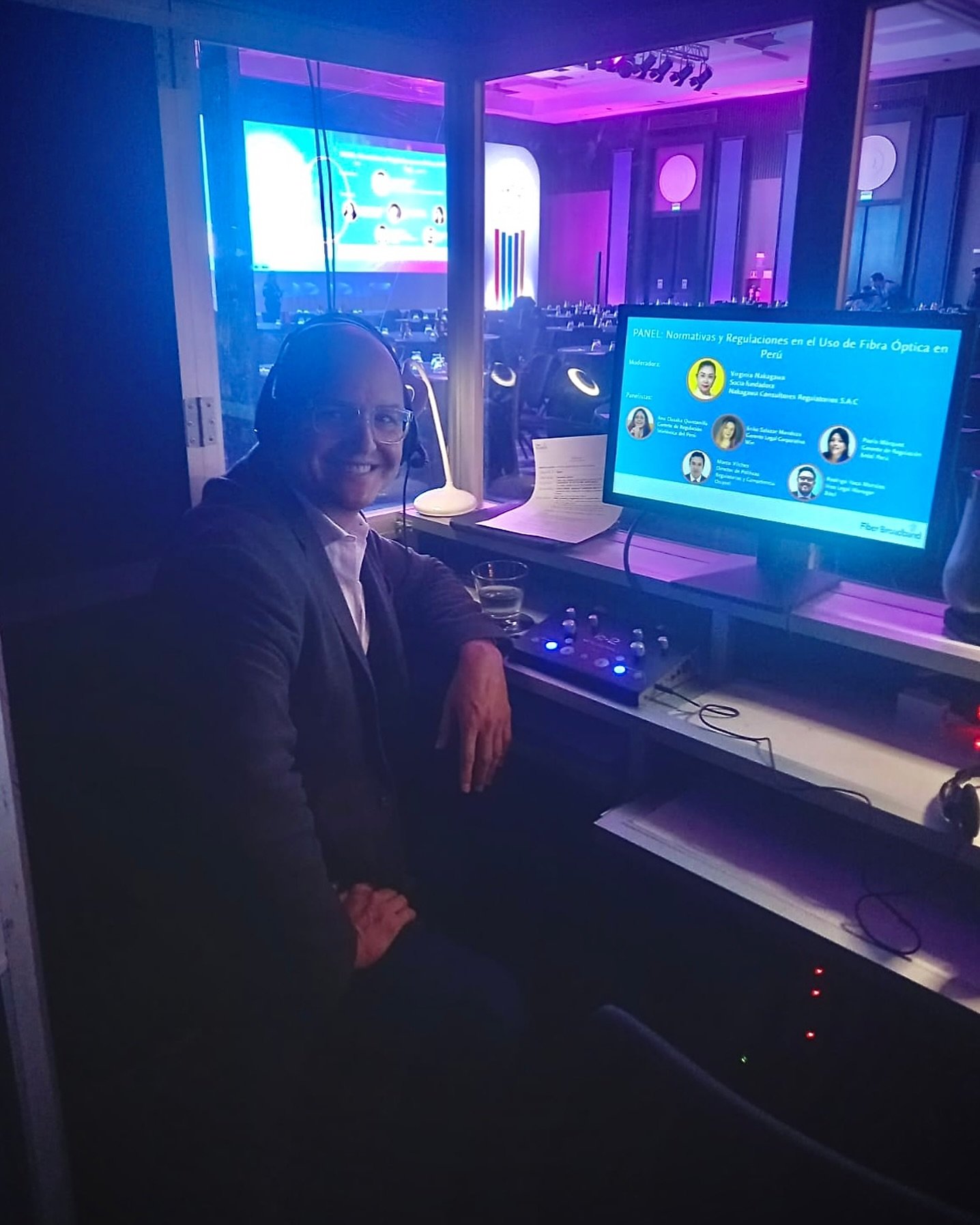 🎙🎧En Linko, estamos redefiniendo el profesionalismo en la interpretaci&oacute;n simult&aacute;nea de conferencias. Aqu&iacute; Eraldo Pesaressi, uno de nuestros destacados int&eacute;rpretes, que encarna nuestra filosof&iacute;a: una actitud de ser