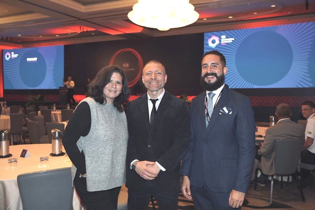 📸 En nuestro &uacute;ltimo evento para la F&eacute;d&eacute;ration Internationale de l&rsquo;Automobile, organizado por el fant&aacute;stico equipo de @cien.pies.producciones, evidenciamos lo que realmente significa tener un equipo de int&eacute;rpr