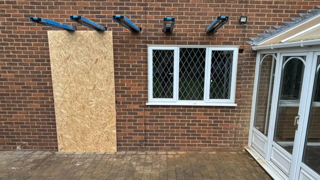 Dunstable-Bi-Fold-Door-Opening.png