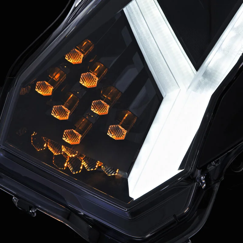 10 WIPAC LED HEADLIGHT 06+.jpg