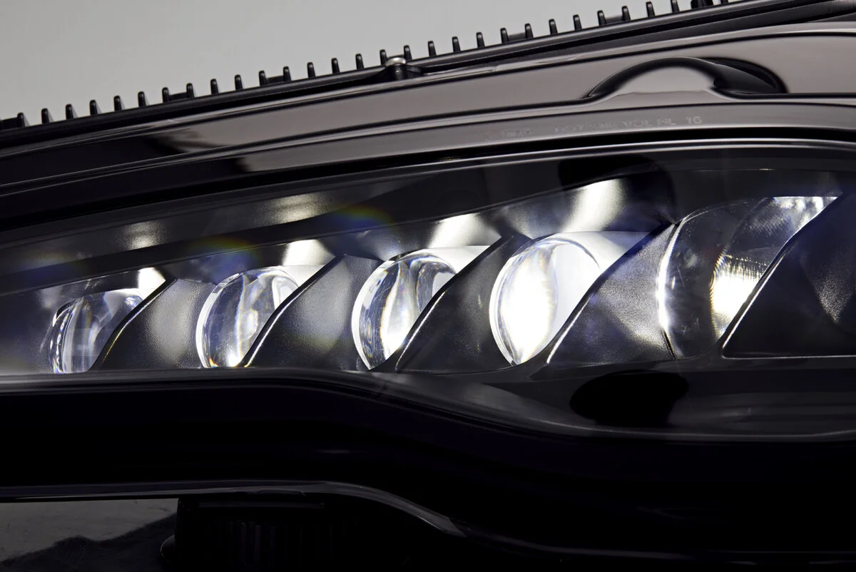 12 WIPAC LED HEADLIGHT 04.jpg
