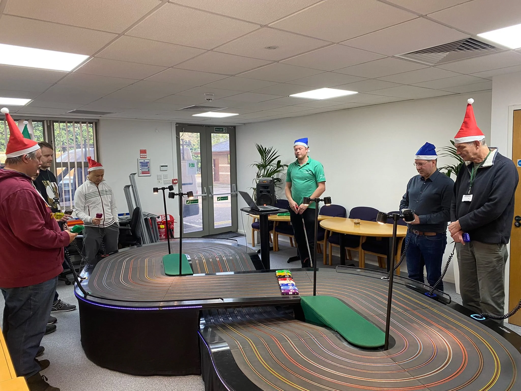 Infonetica - 9th December - Giant Scalextric00007.jpeg