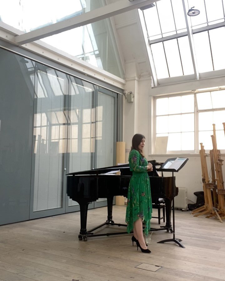 Cute recital on Friday @blackheathconservatoire as part of their free-on-Friday series (in their art studio which I love)🥰 

It was a small audience given that Summer has arrived but such a pleasure - one lady said she had never heard classical sing
